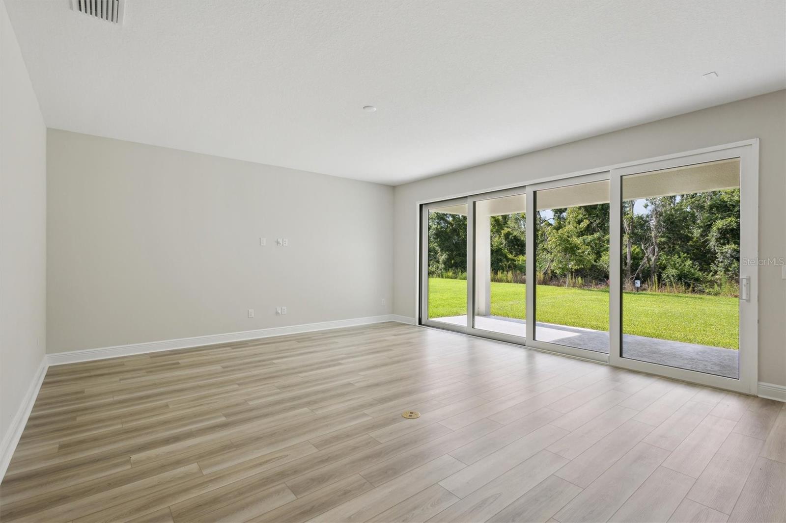 Image 3 of 39 For 12758 Oak Hill Way