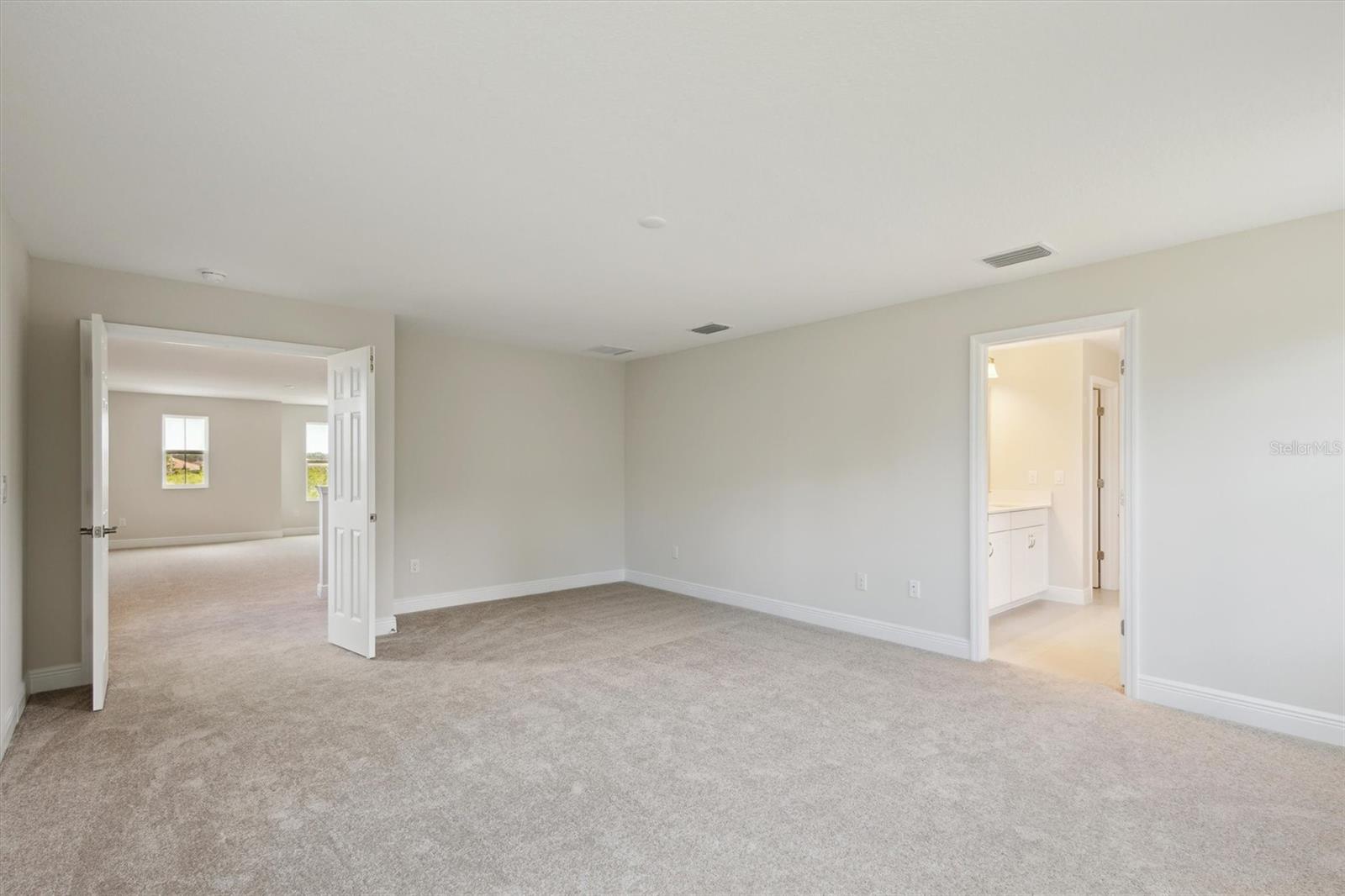 Image 6 of 39 For 12758 Oak Hill Way
