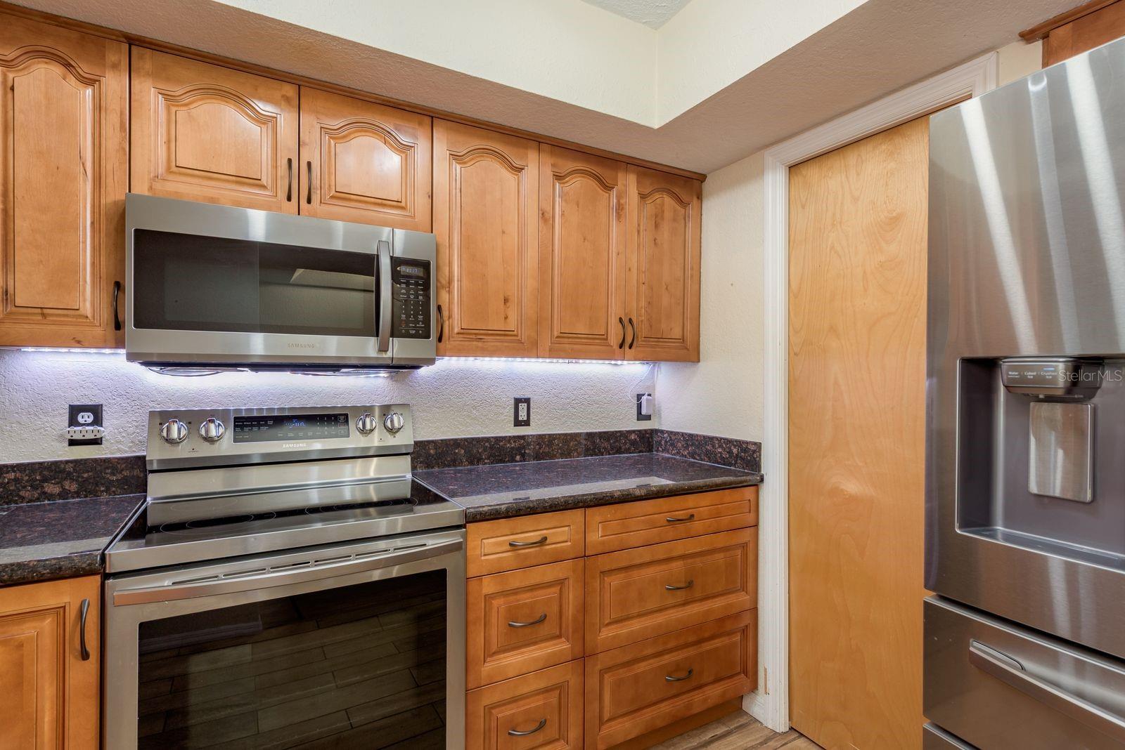 Image 18 of 53 For 9660 Tara Cay Court 38