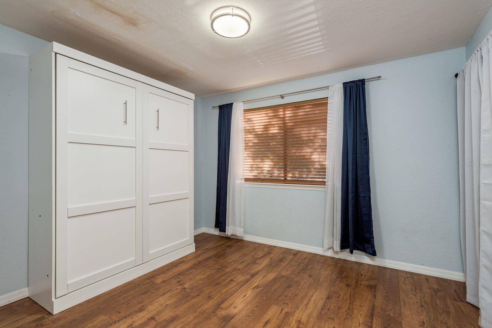 Image 23 of 53 For 9660 Tara Cay Court 38