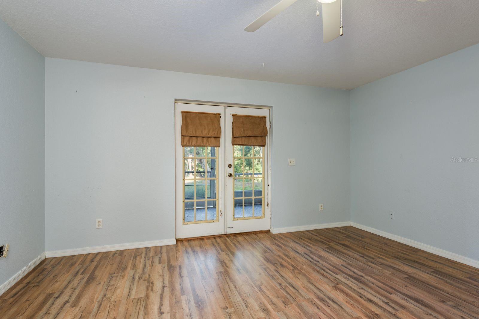 Image 5 of 53 For 9660 Tara Cay Court 38