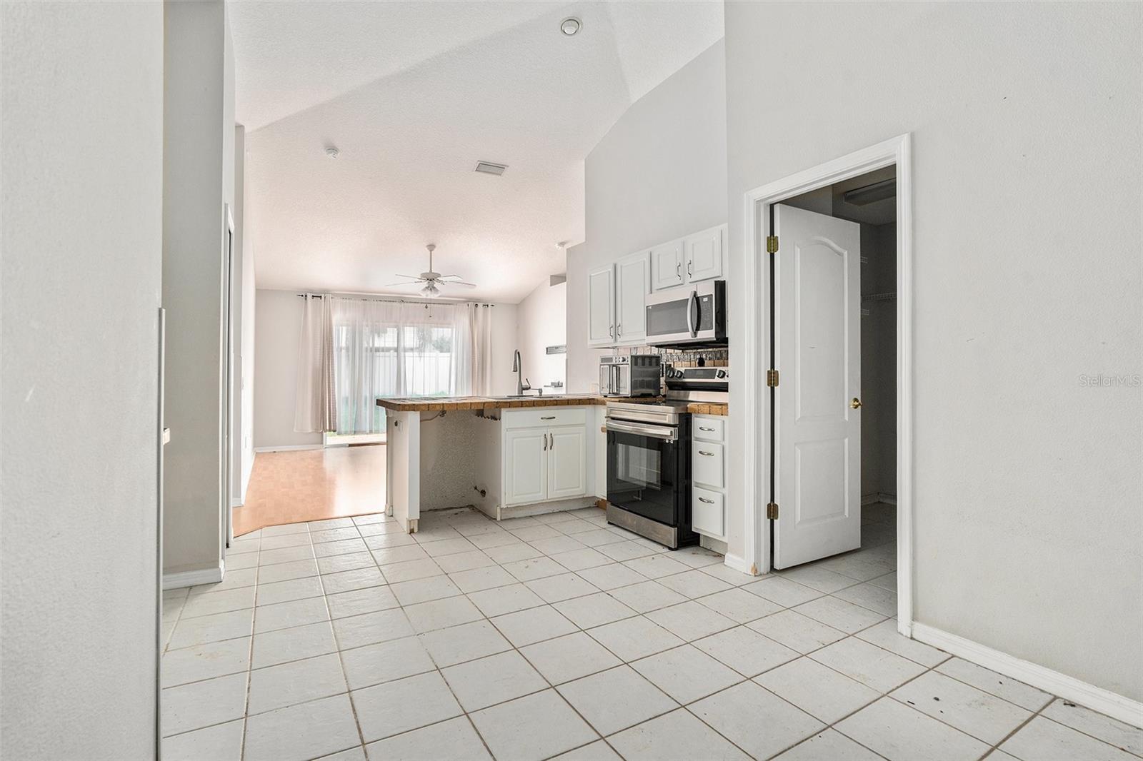 Image 10 of 41 For 10039 Creek Bluff Drive