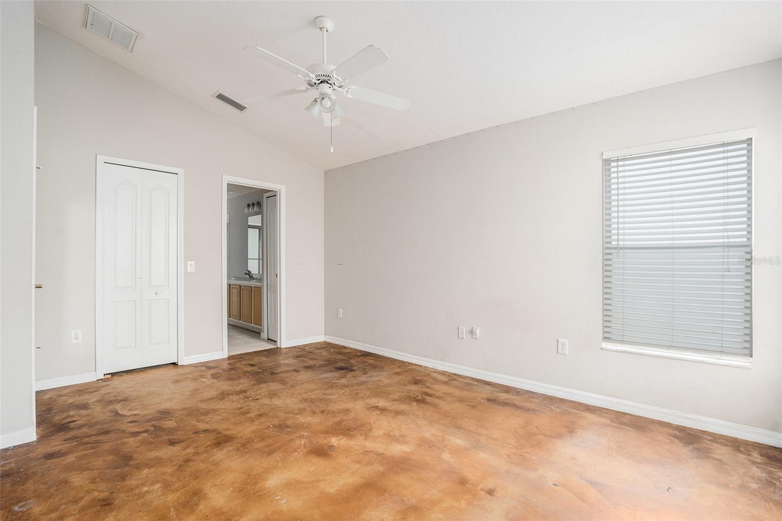 Image 17 of 41 For 10039 Creek Bluff Drive