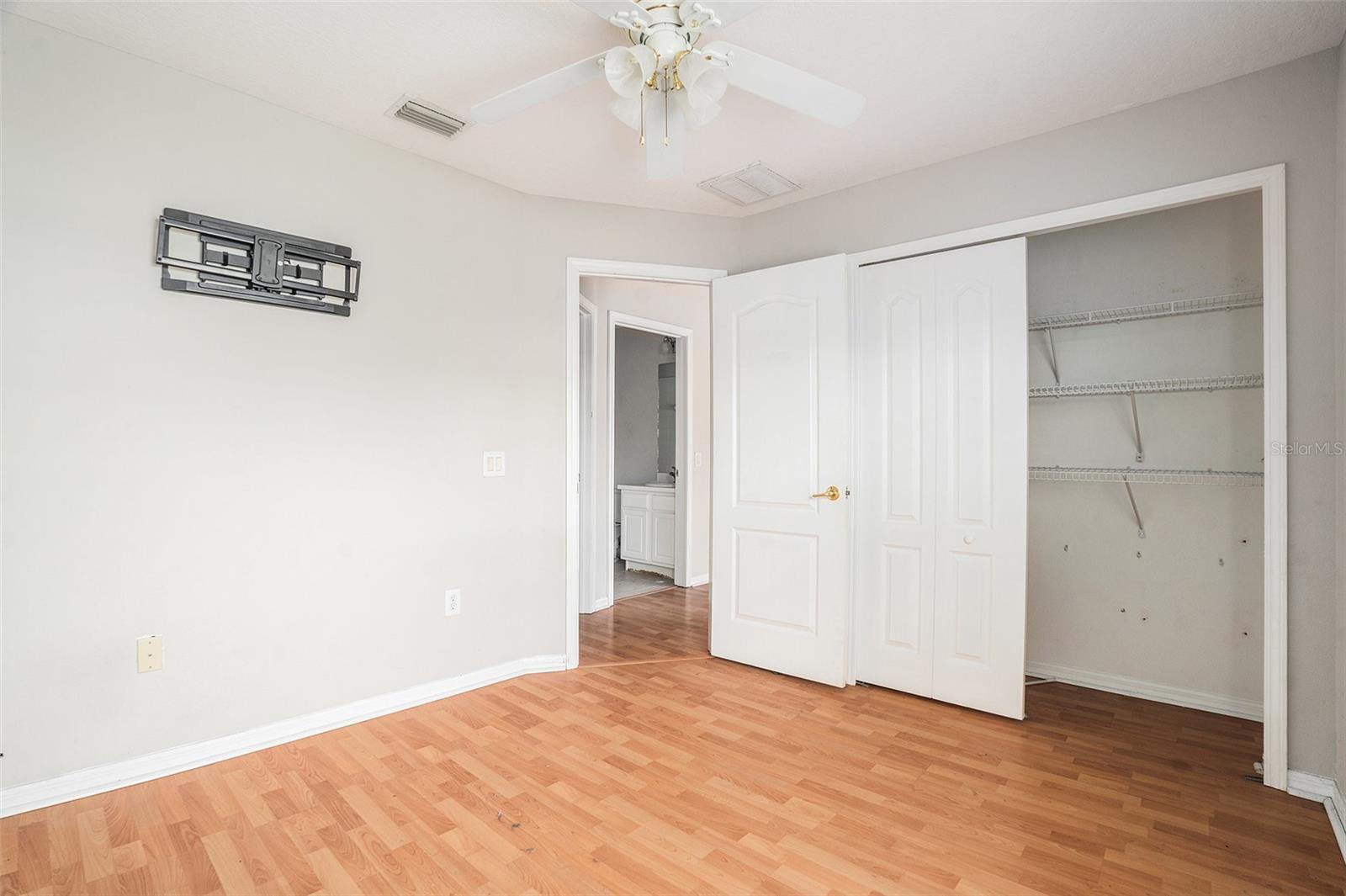 Image 21 of 41 For 10039 Creek Bluff Drive