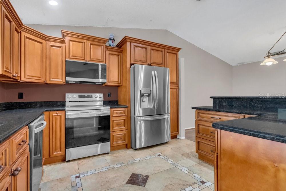 Image 10 of 36 For 3902 Shoreside Circle