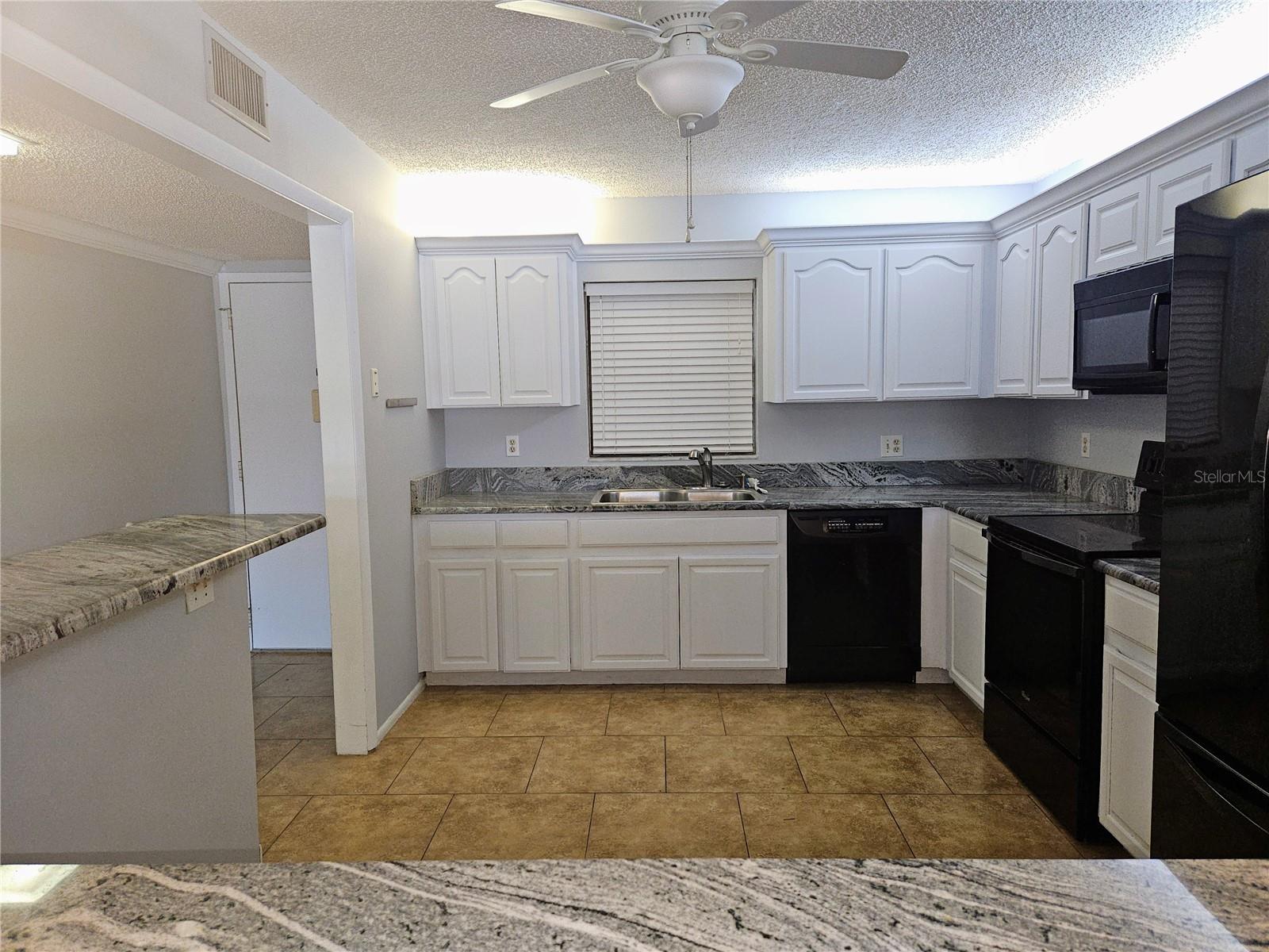 Image 10 of 52 For 7600 Sun Island Drive S 204