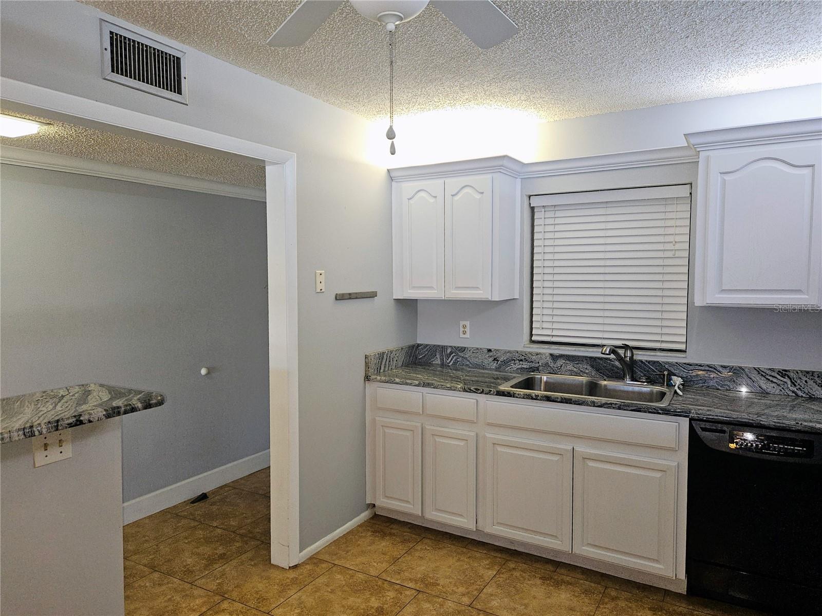 Image 14 of 52 For 7600 Sun Island Drive S 204