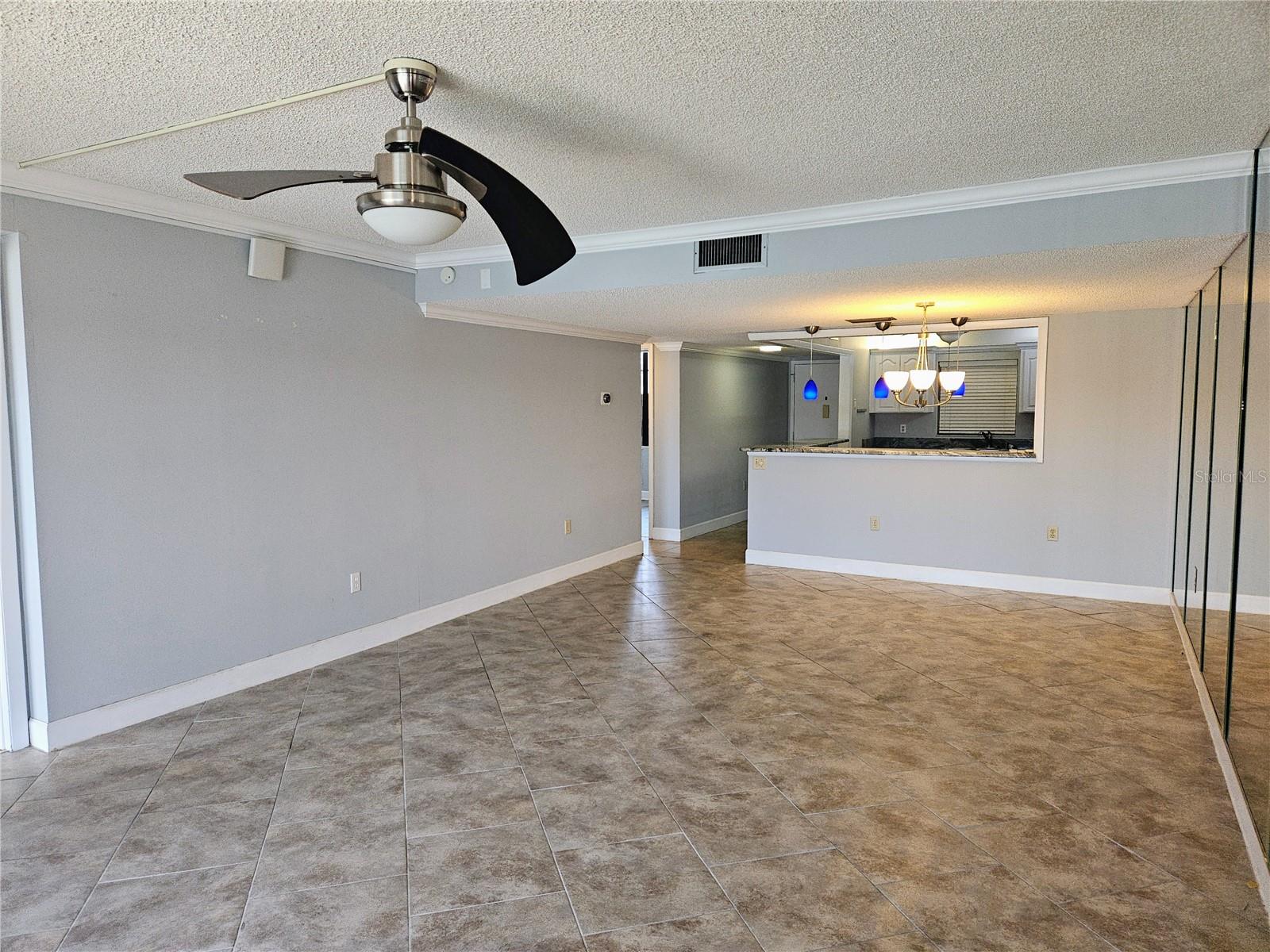Image 7 of 52 For 7600 Sun Island Drive S 204