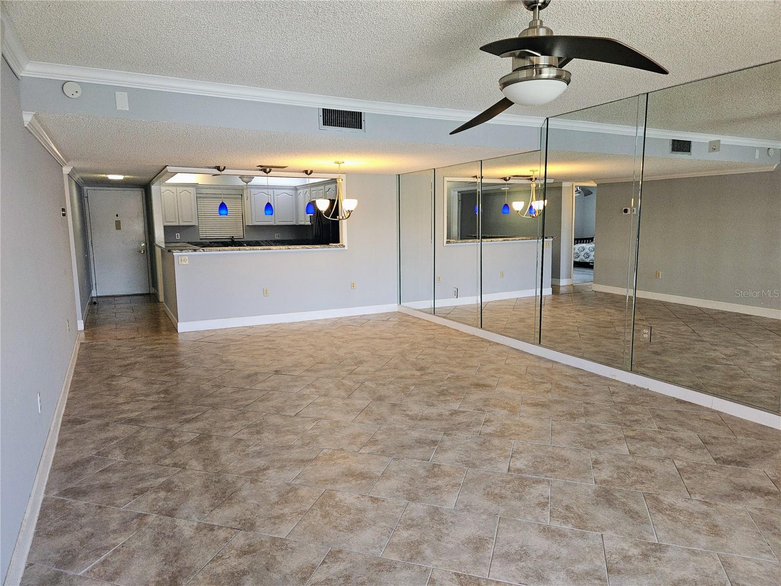 Image 8 of 52 For 7600 Sun Island Drive S 204