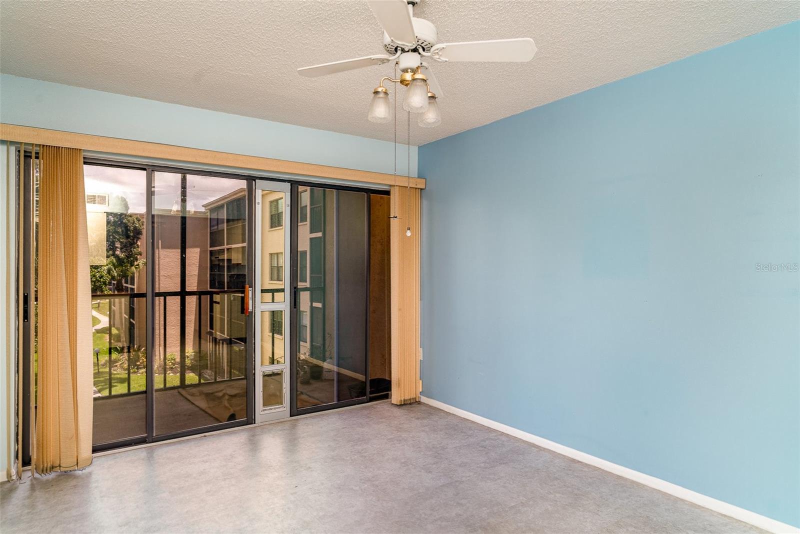 Image 10 of 23 For 635 30th Avenue W F309