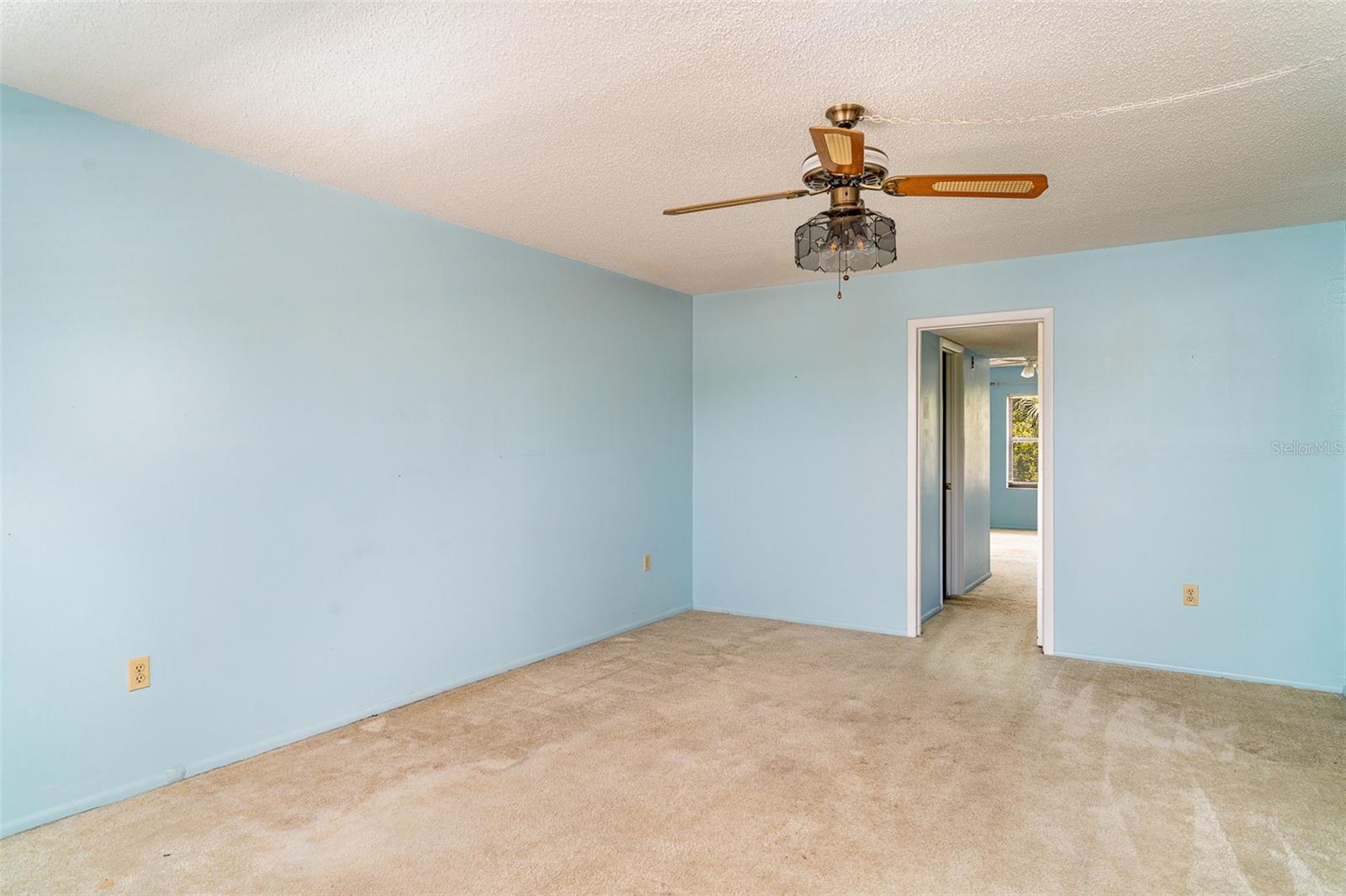 Image 14 of 23 For 635 30th Avenue W F309