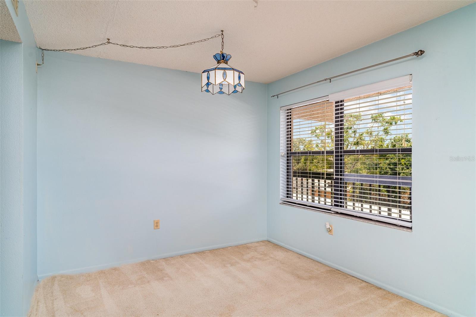 Image 17 of 23 For 635 30th Avenue W F309