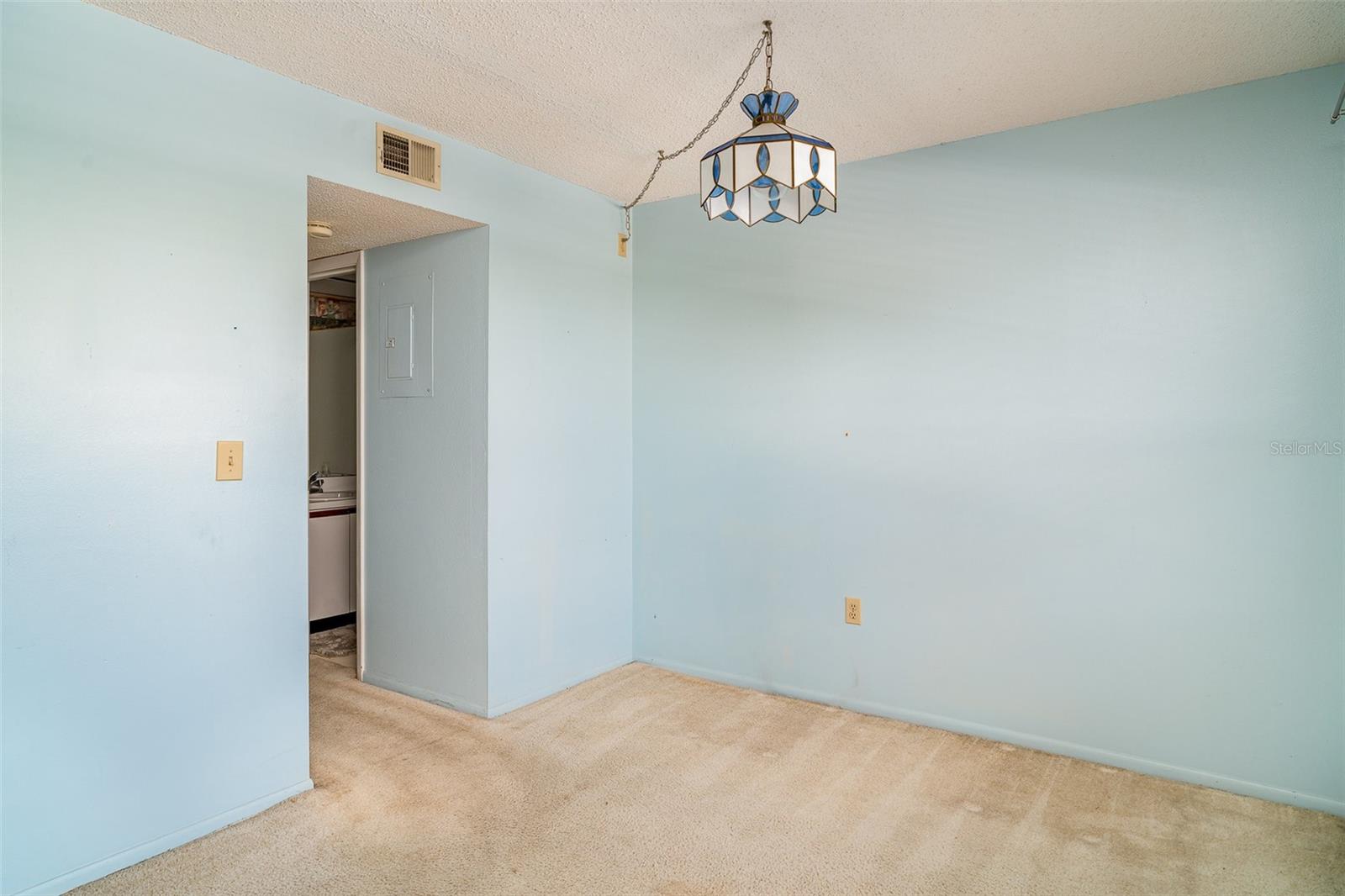 Image 18 of 23 For 635 30th Avenue W F309