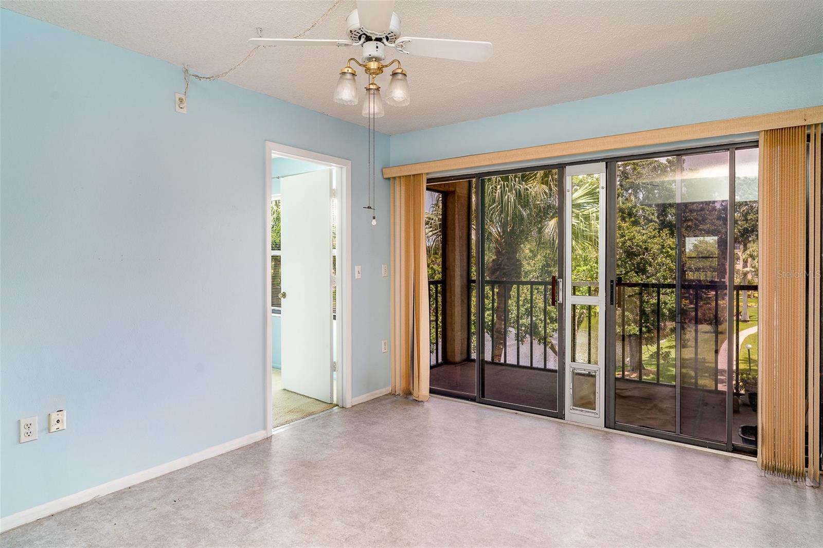 Image 21 of 23 For 635 30th Avenue W F309