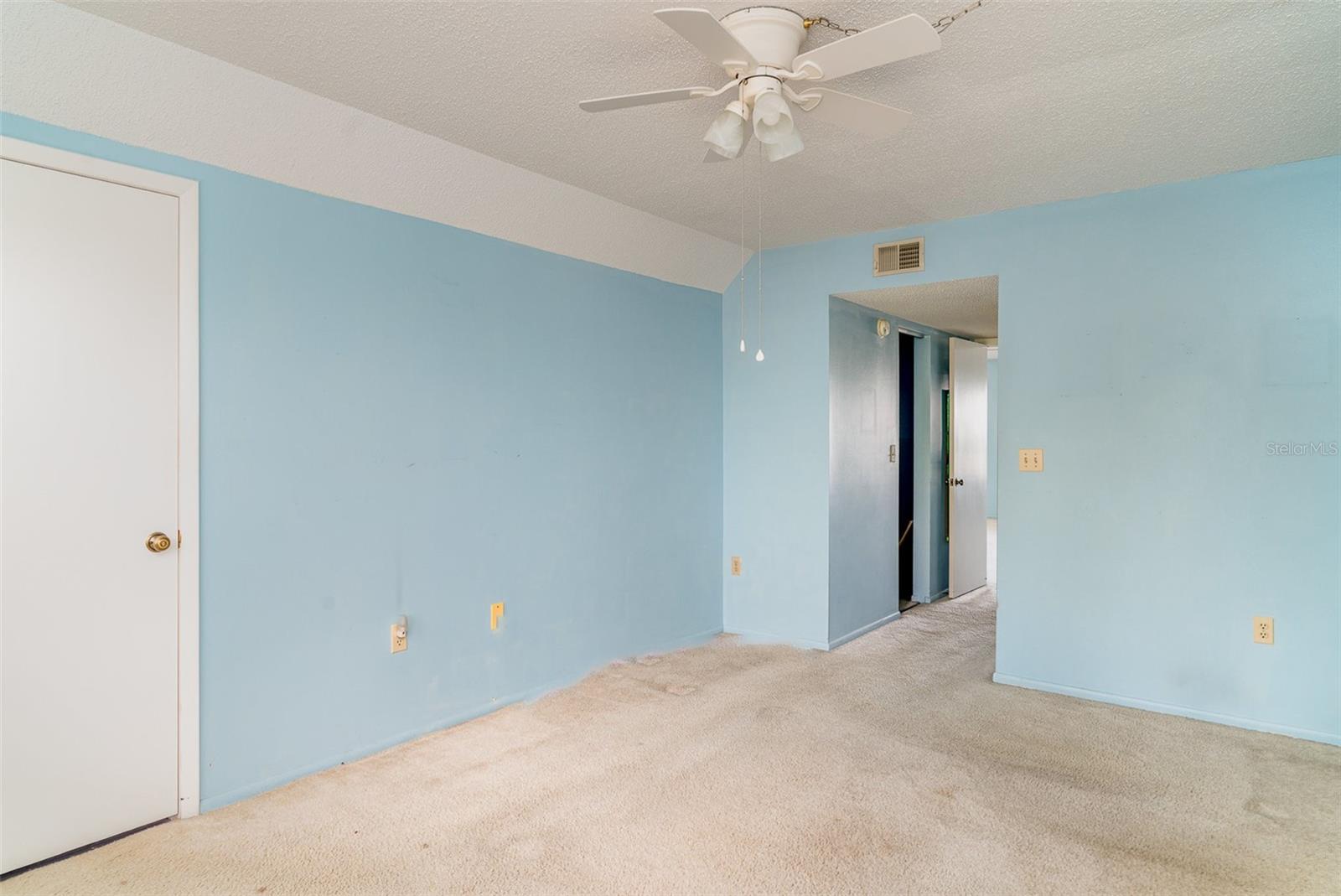 Image 6 of 23 For 635 30th Avenue W F309