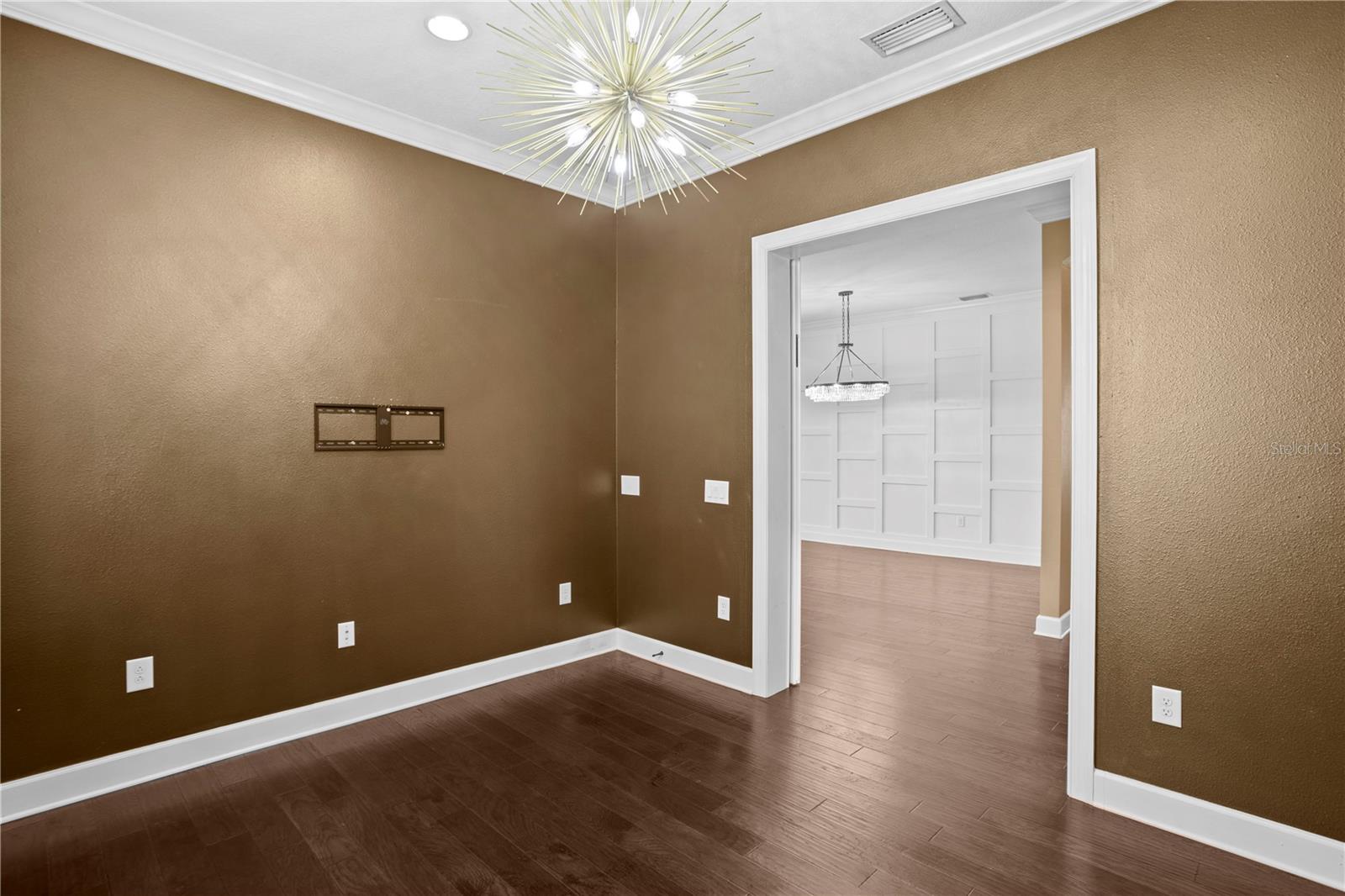 Image 32 of 43 For 3214 Forsythia Drive