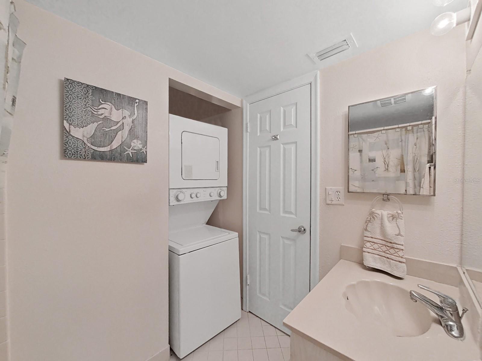 Image 14 of 20 For 6211 Sun Boulevard 210