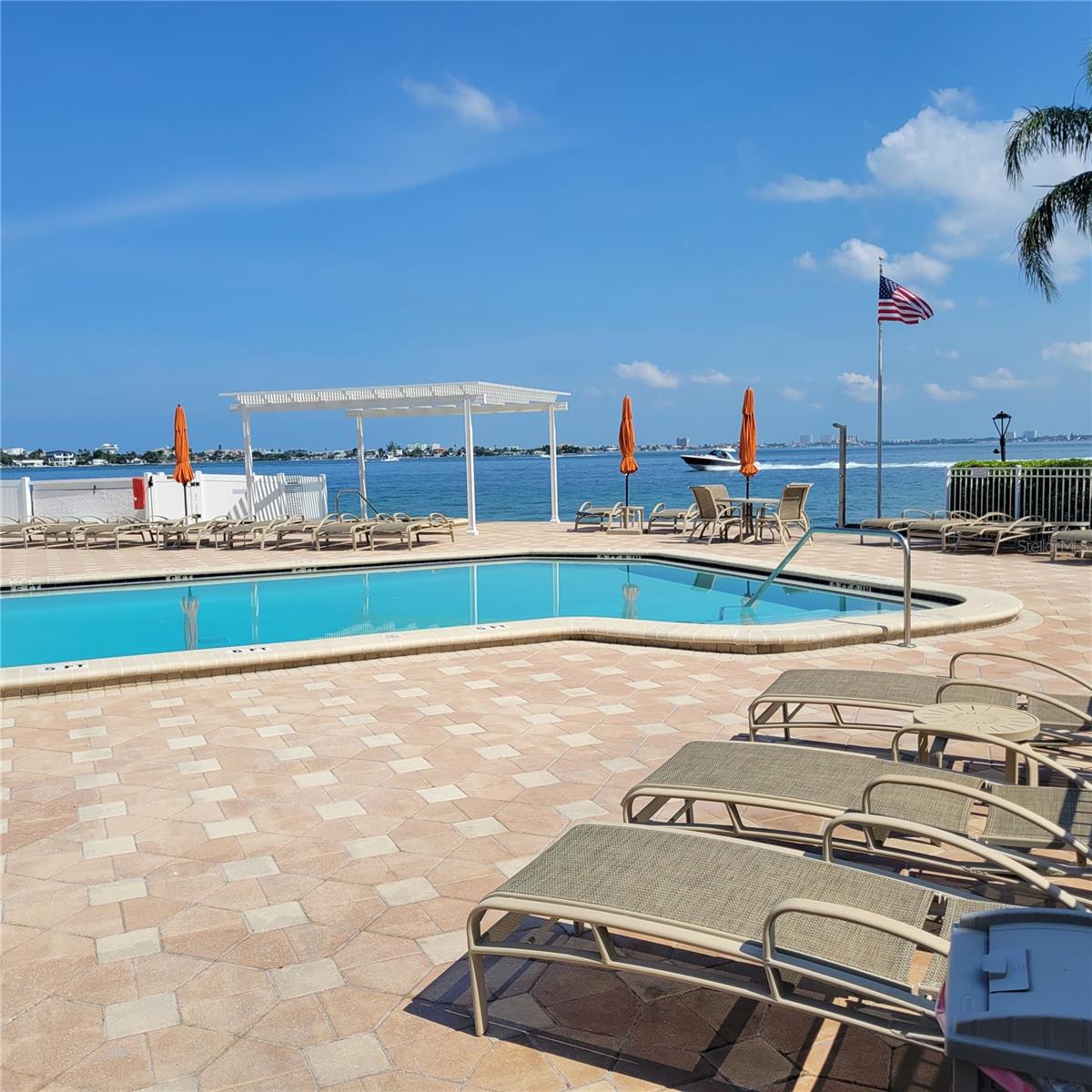 Image 15 of 20 For 6211 Sun Boulevard 210