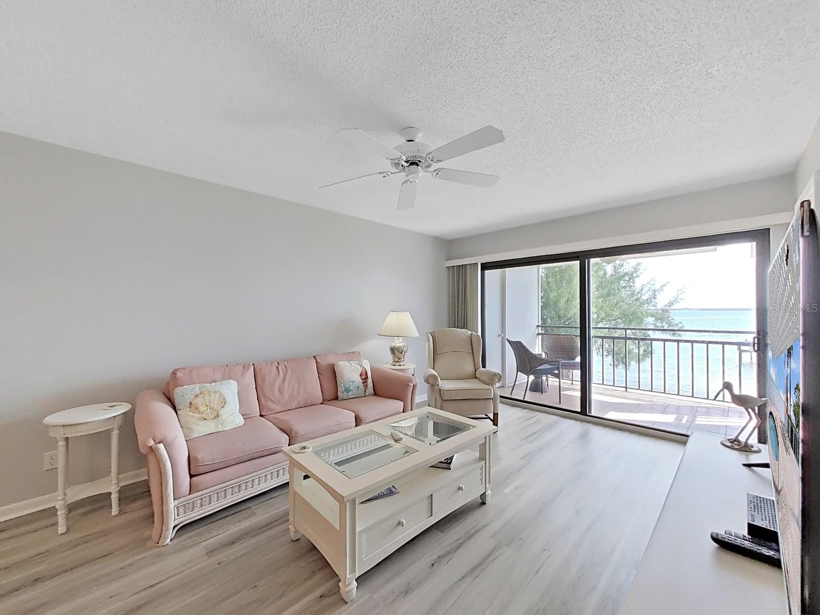 Image 5 of 20 For 6211 Sun Boulevard 210