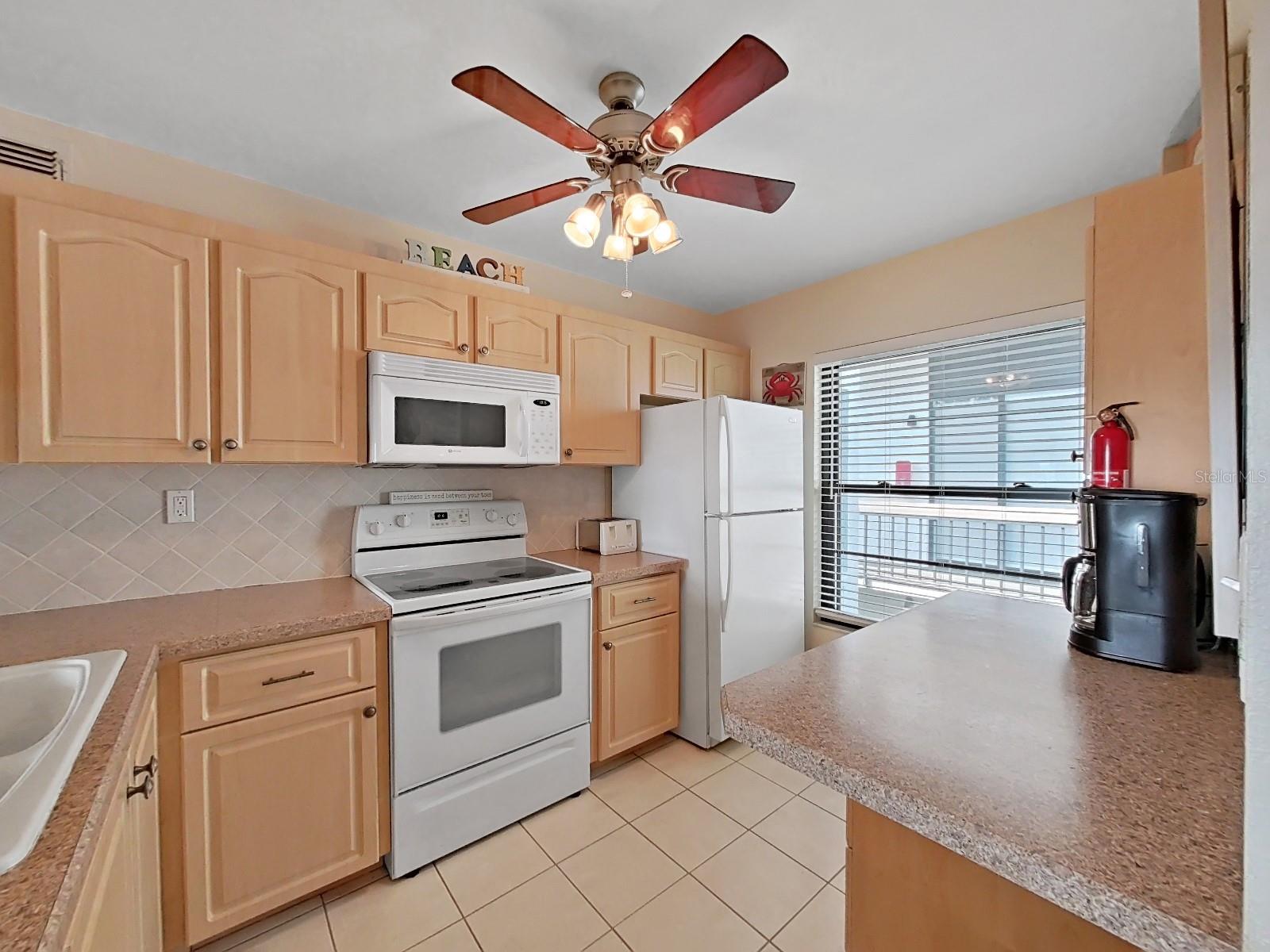 Image 7 of 20 For 6211 Sun Boulevard 210