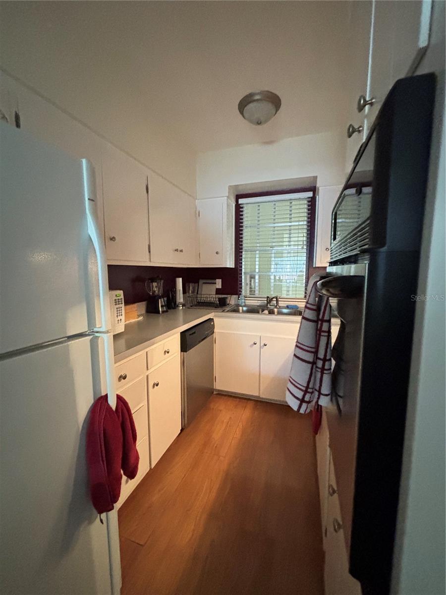 Image 12 of 18 For 223 Windsor Street 6