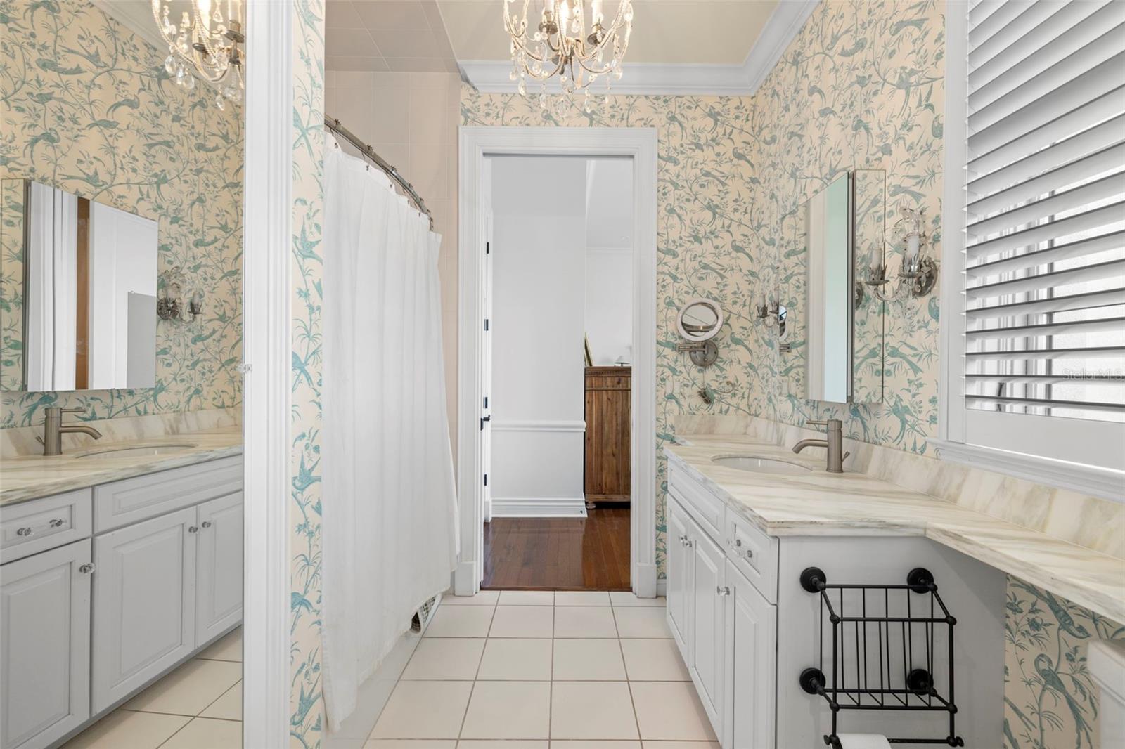 Image 33 of 85 For 610 Rome Avenue 602
