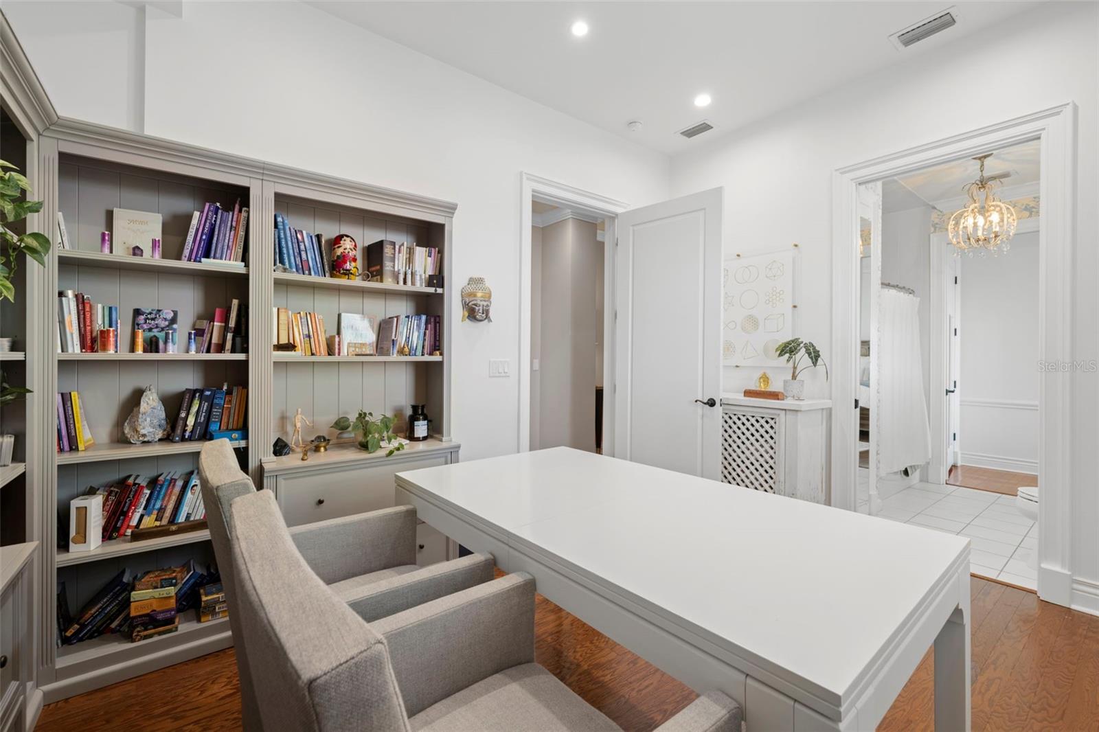 Image 36 of 85 For 610 Rome Avenue 602