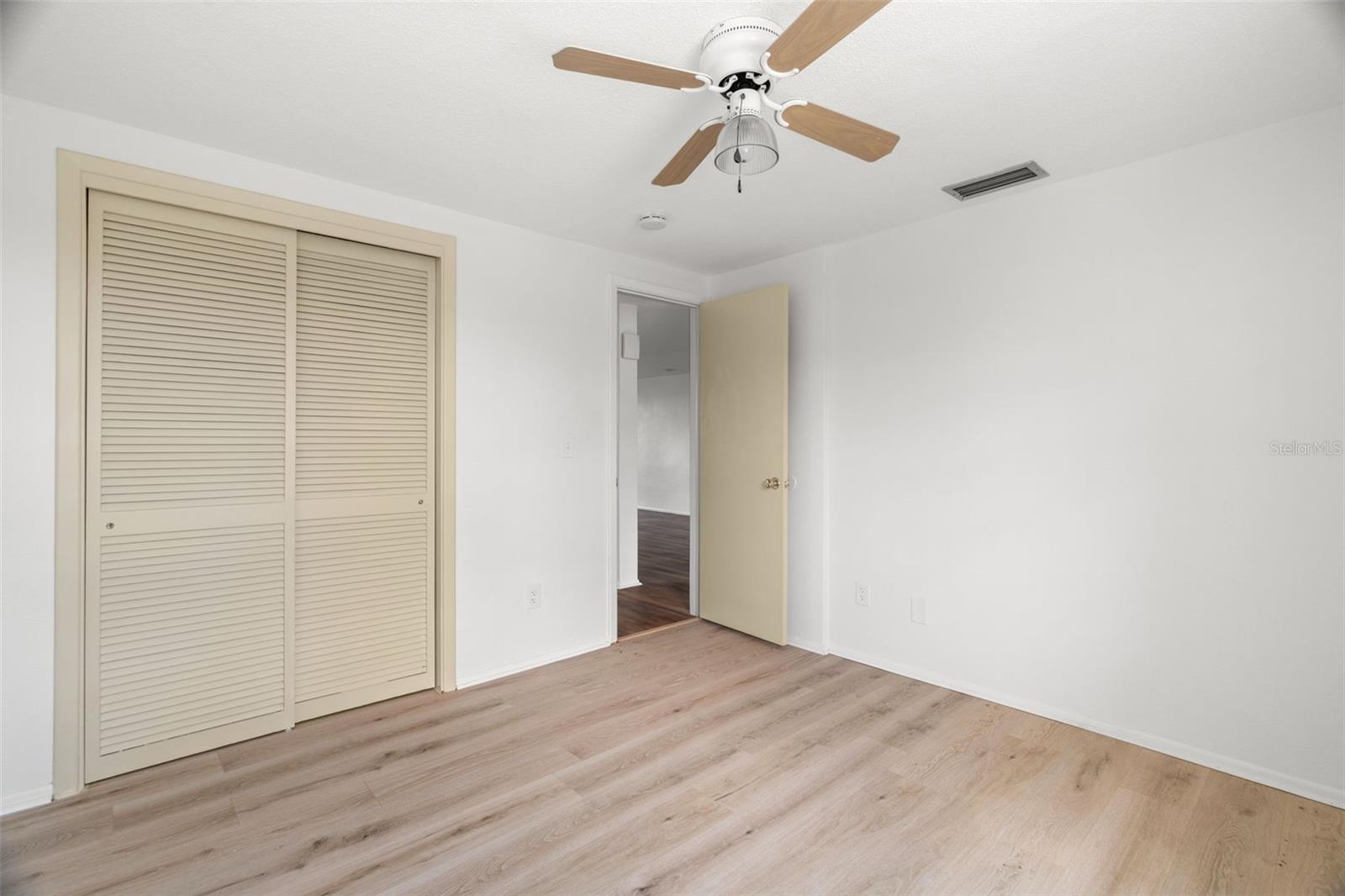 Image 15 of 23 For 4227 Glissade Drive