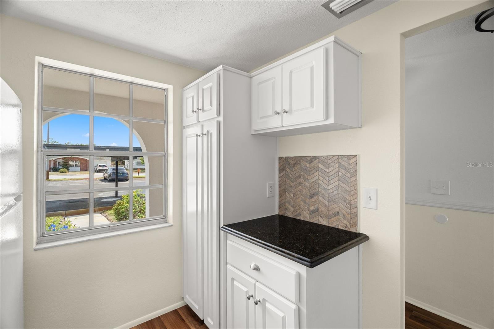 Image 8 of 23 For 4227 Glissade Drive