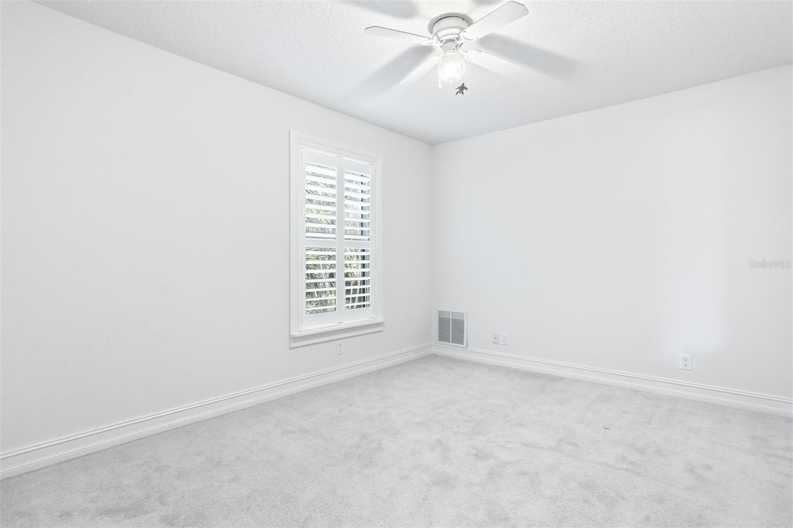 Image 43 of 97 For 321 Barbara Circle