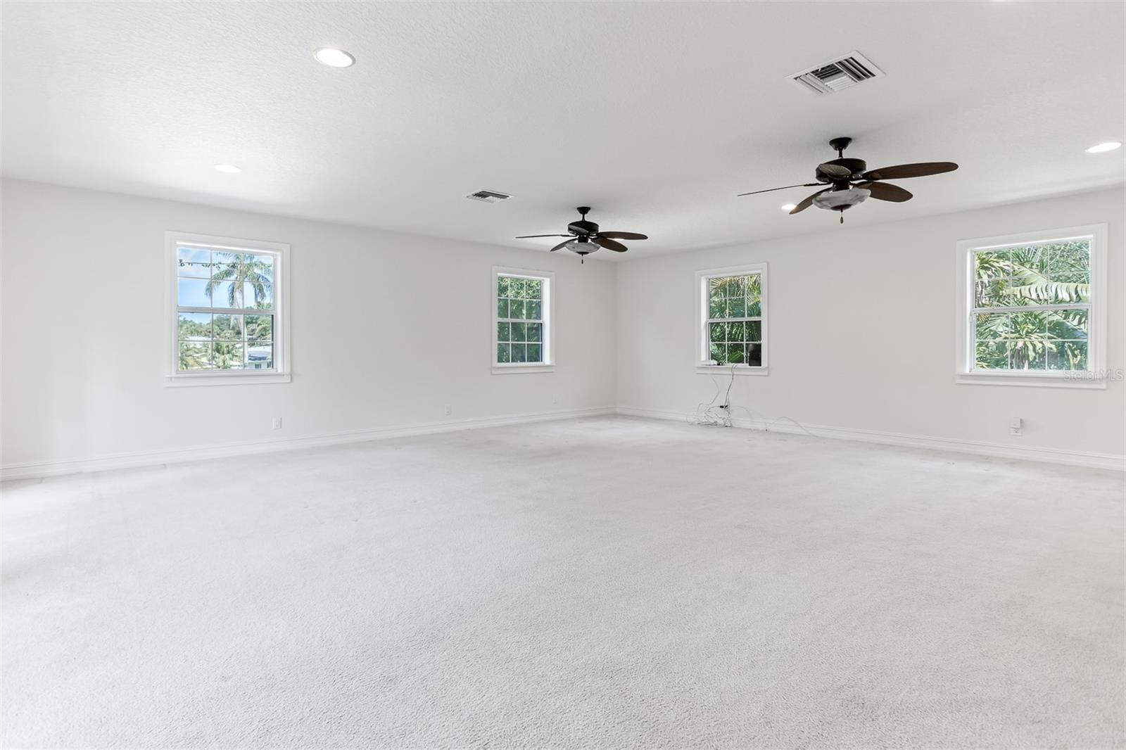 Image 45 of 97 For 321 Barbara Circle