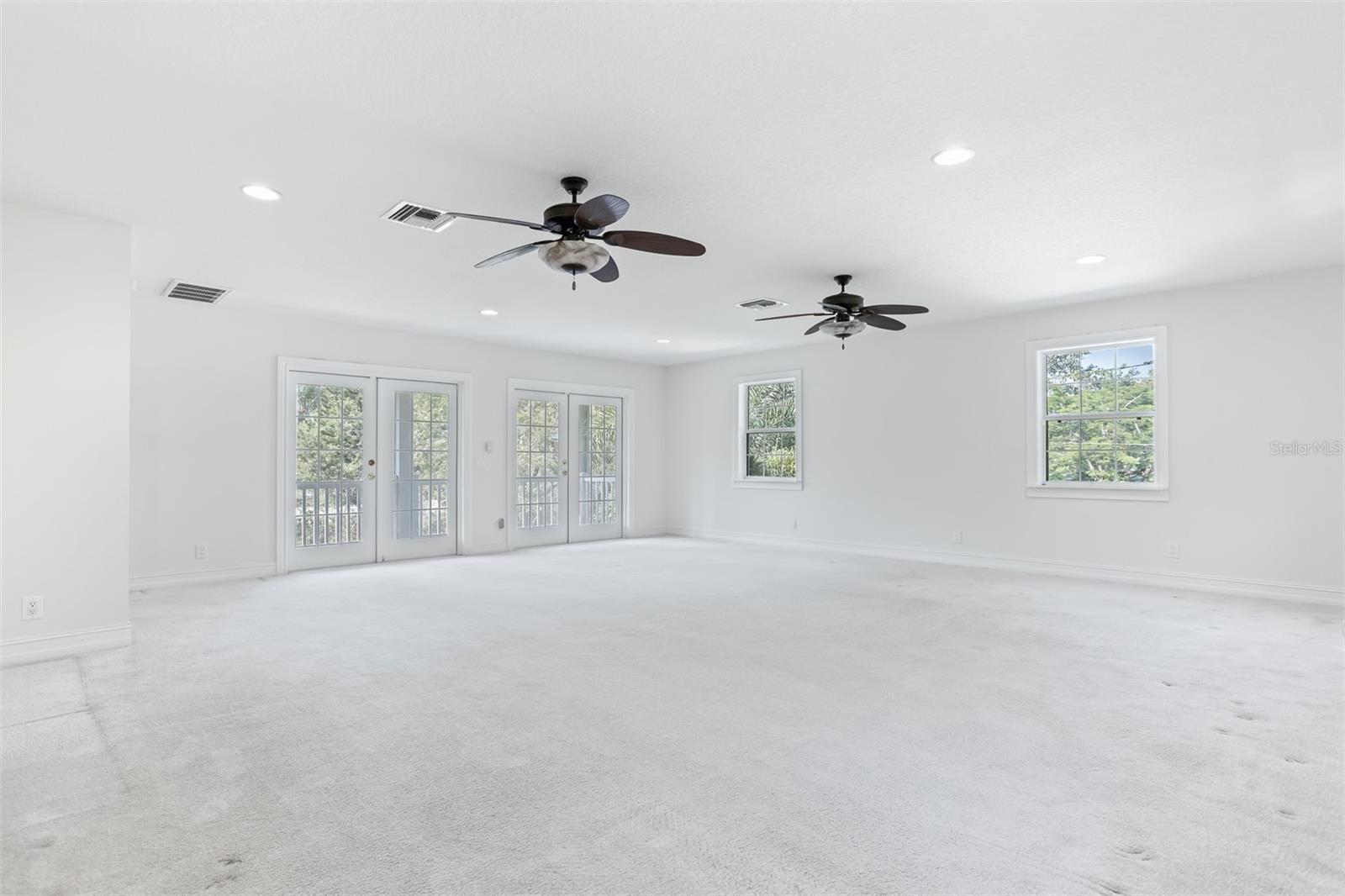 Image 46 of 97 For 321 Barbara Circle