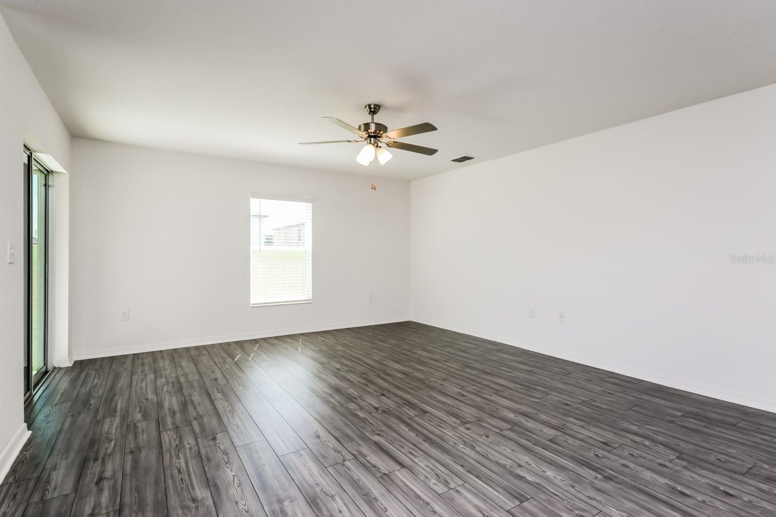 Image 6 of 9 For 1387 Swan Lake Circle