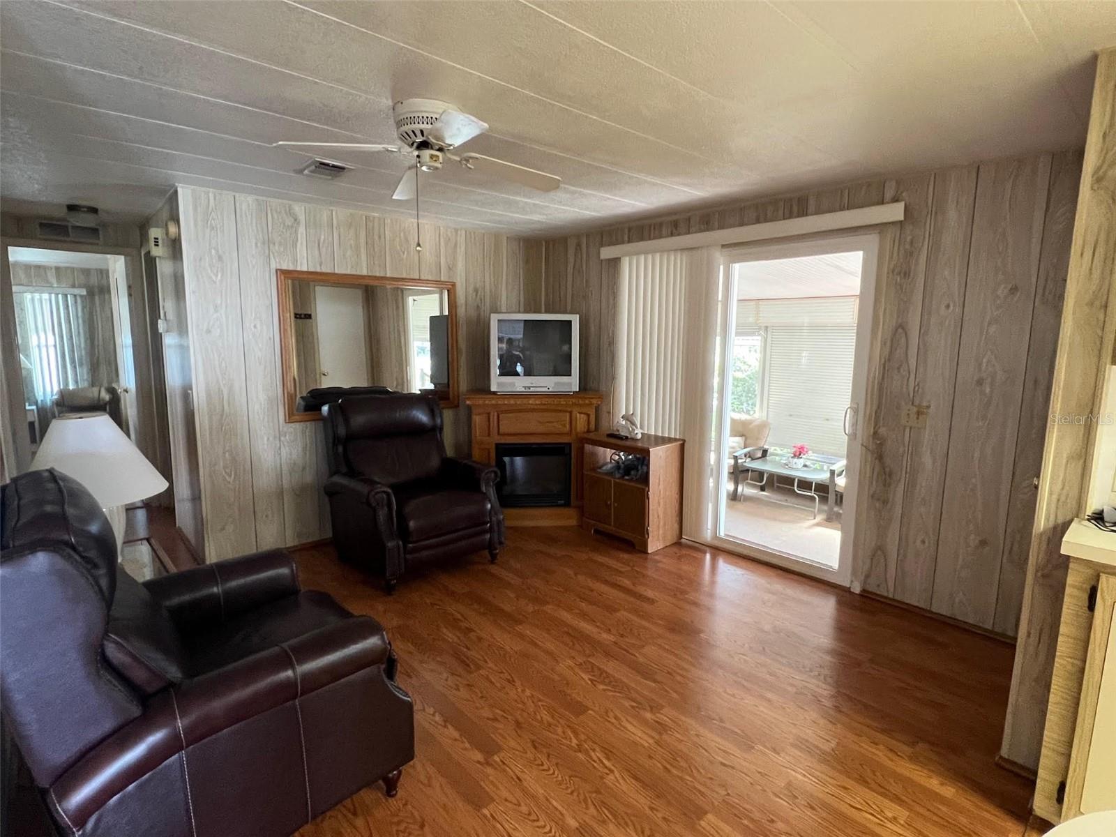 Listing photo id 9 for 45 Royal Palm Circle