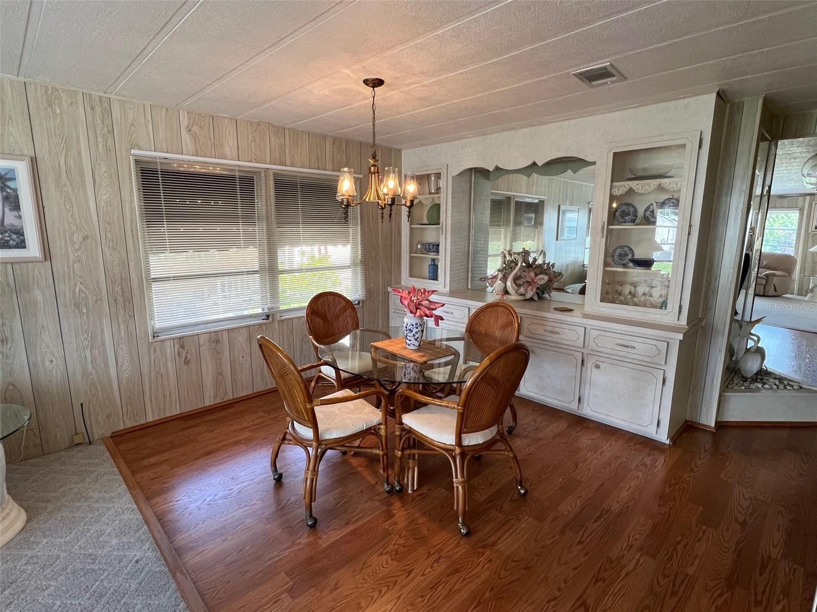 Listing photo id 10 for 45 Royal Palm Circle