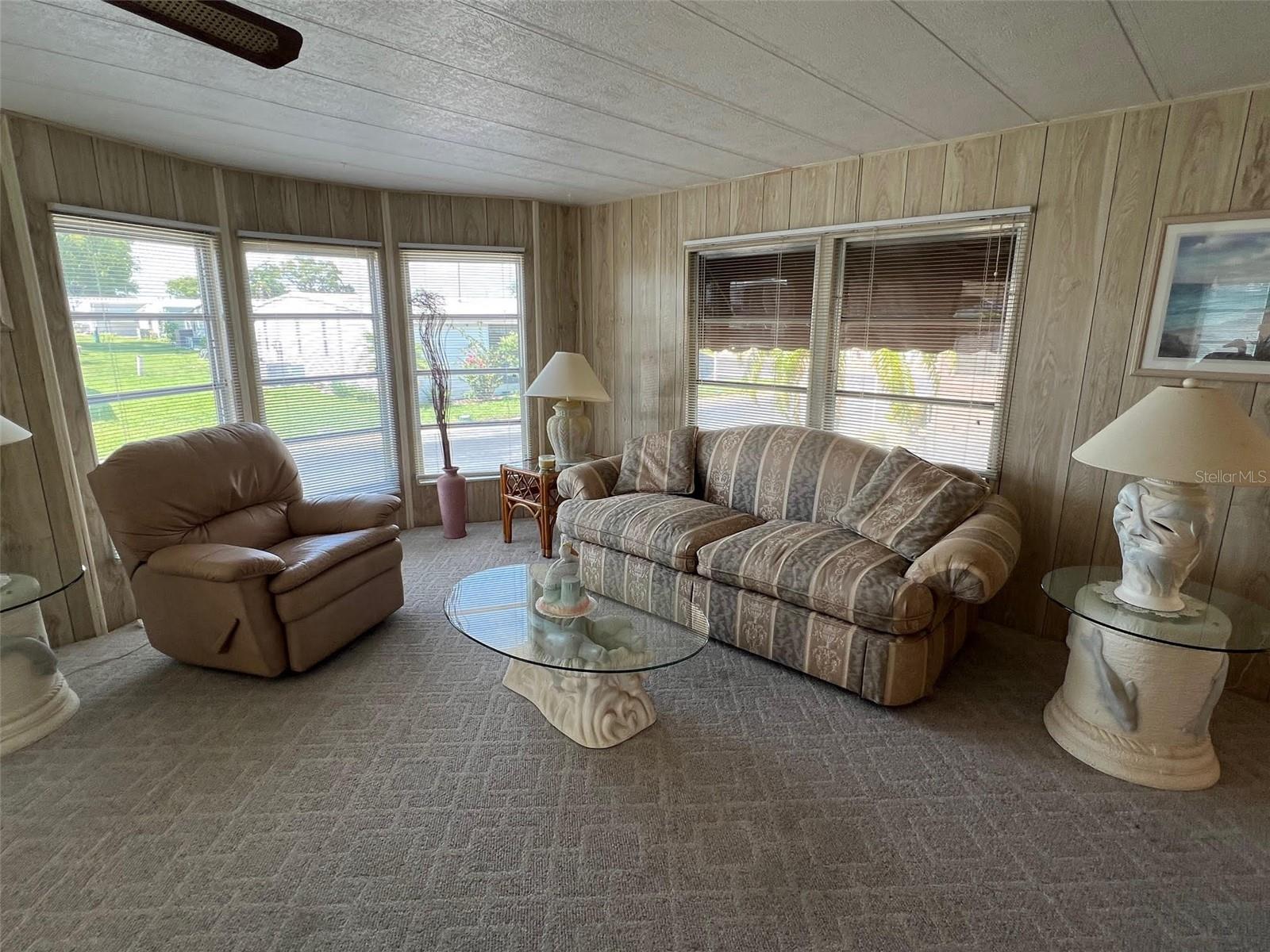 Listing photo id 13 for 45 Royal Palm Circle