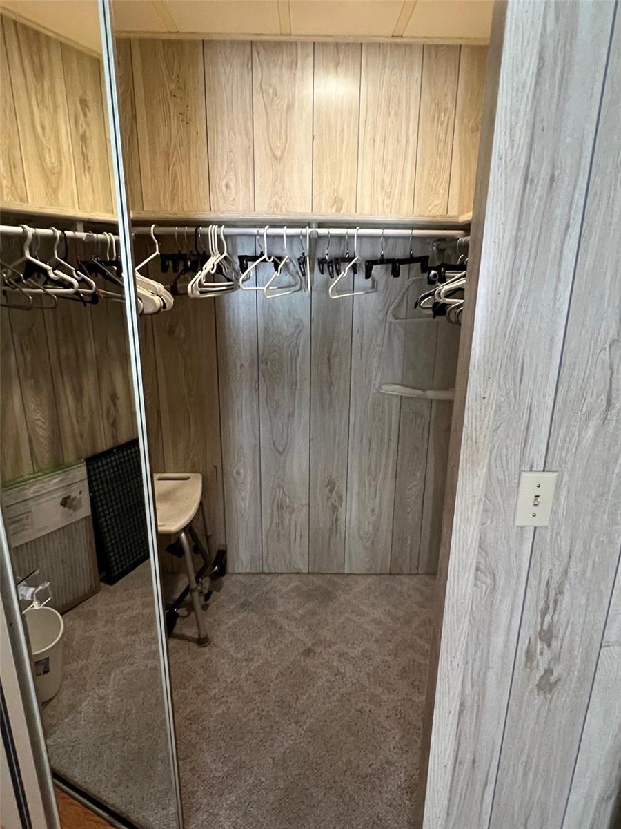 Listing photo id 17 for 45 Royal Palm Circle