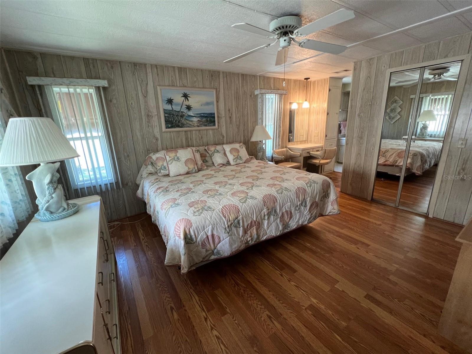 Listing photo id 18 for 45 Royal Palm Circle