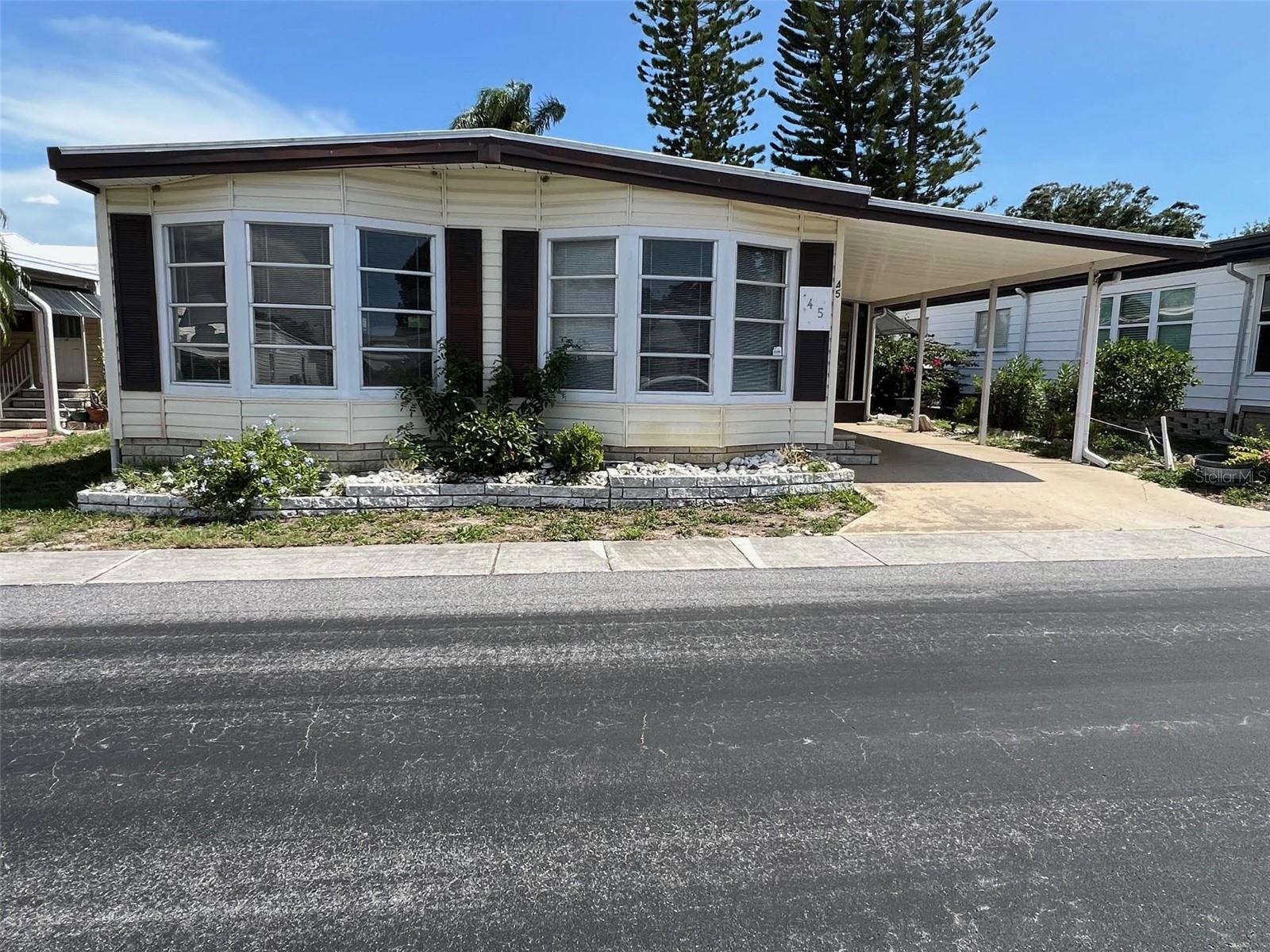 Listing photo id 1 for 45 Royal Palm Circle