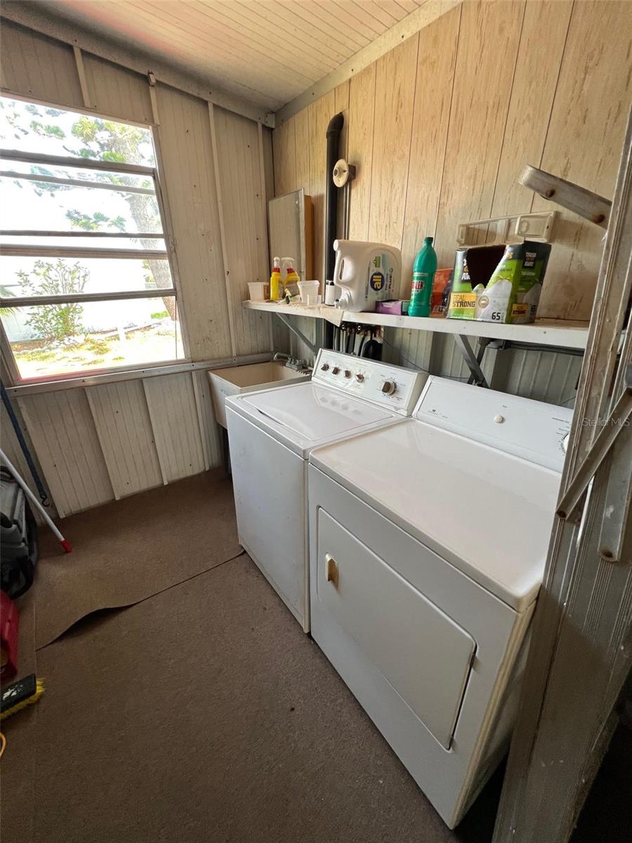 Listing photo id 32 for 45 Royal Palm Circle