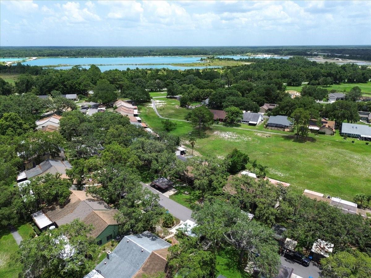 Listing photo id 20 for 35077 Whispering Oaks Blvd