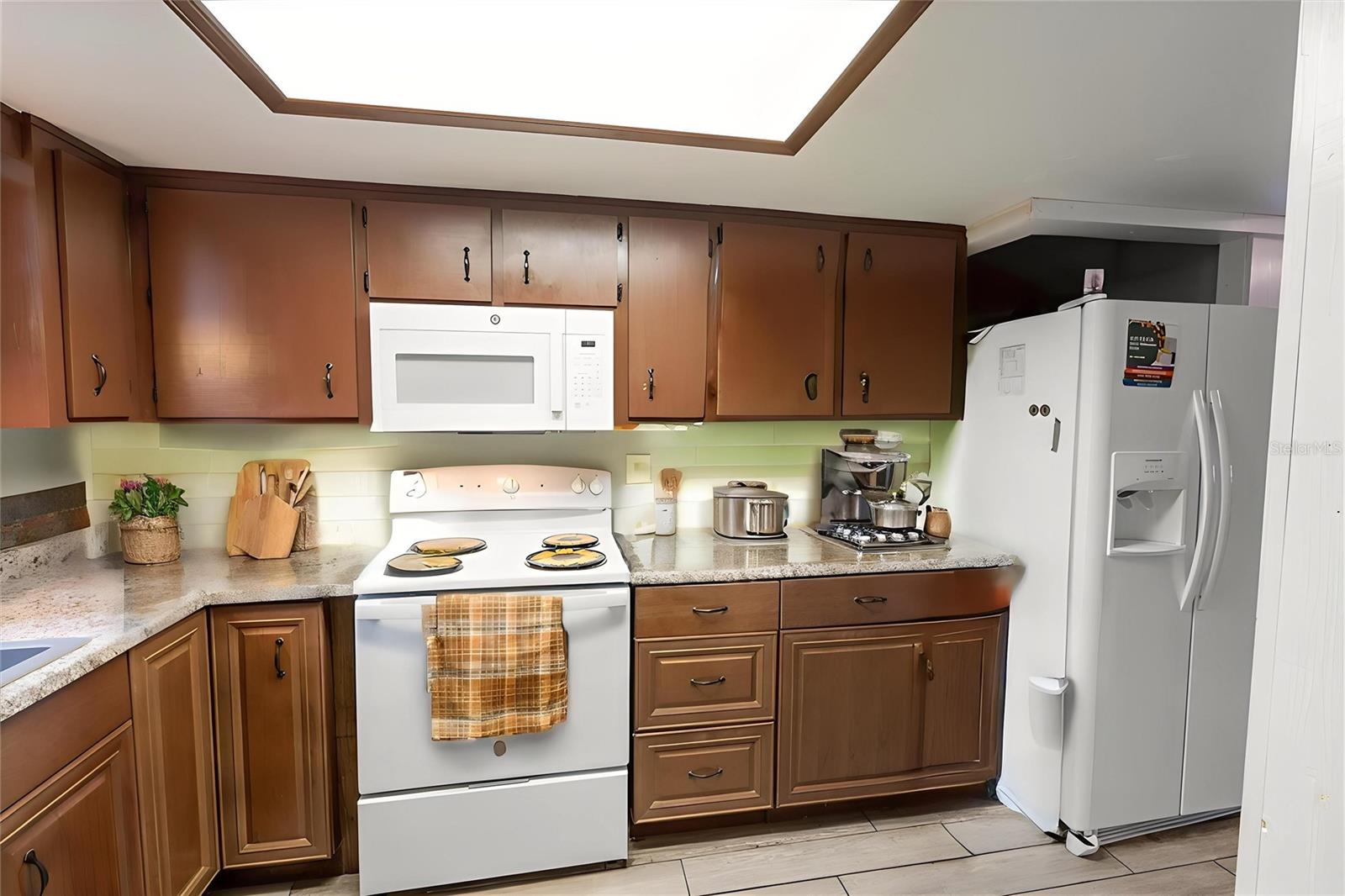 Listing photo id 3 for 35077 Whispering Oaks Blvd
