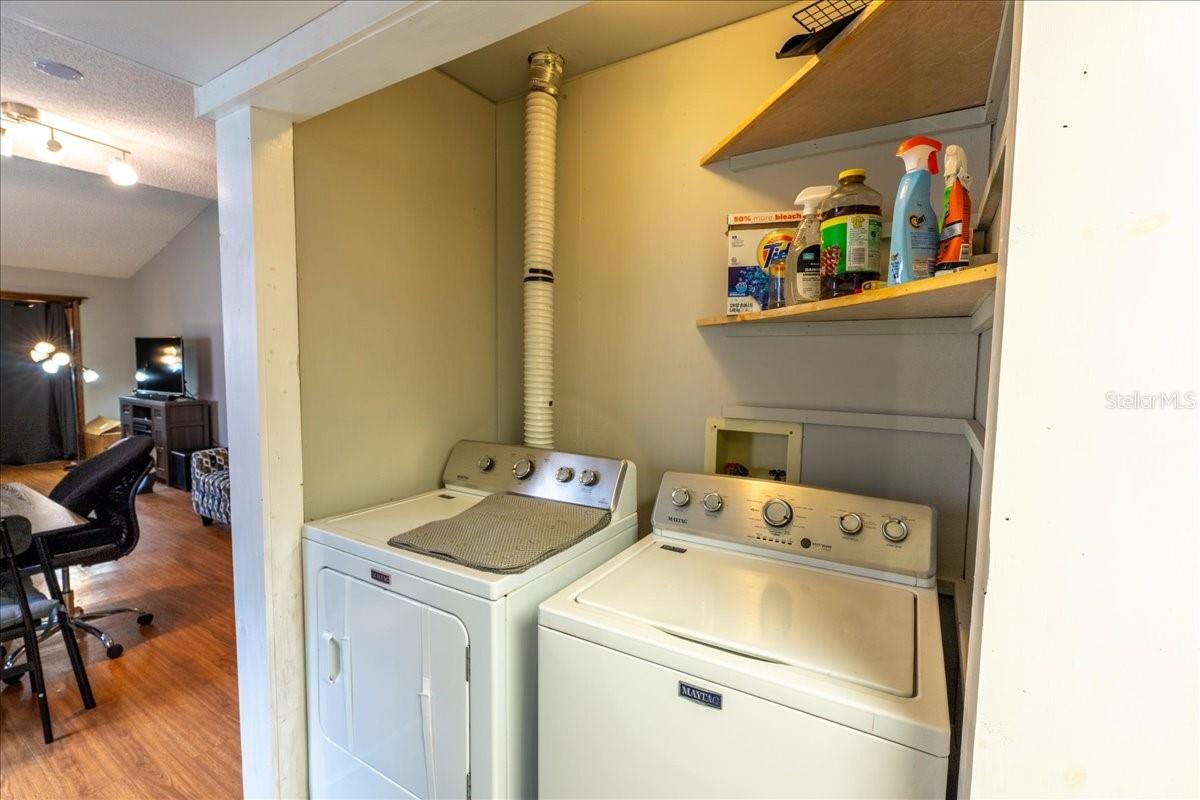 Listing photo id 5 for 35077 Whispering Oaks Blvd