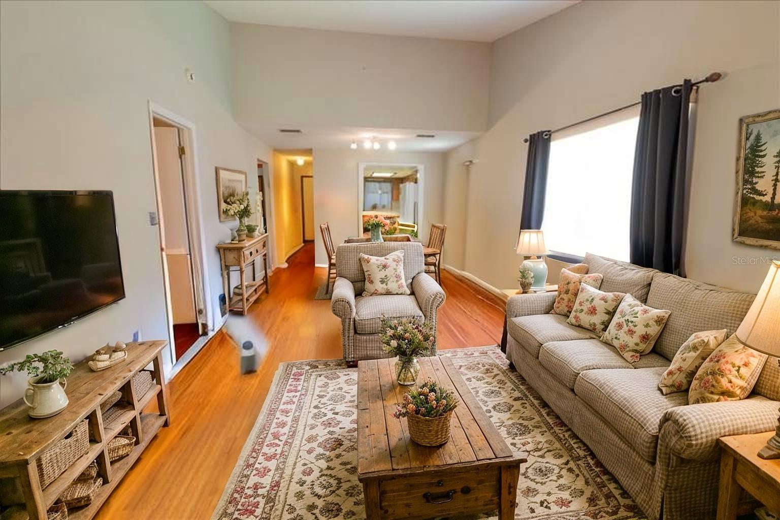 Listing photo id 6 for 35077 Whispering Oaks Blvd