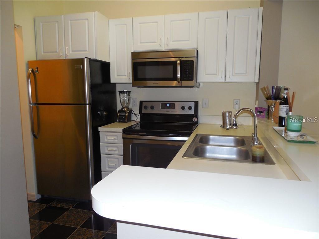 Image 4 of 18 For 4107 Chatham Oak Court 326