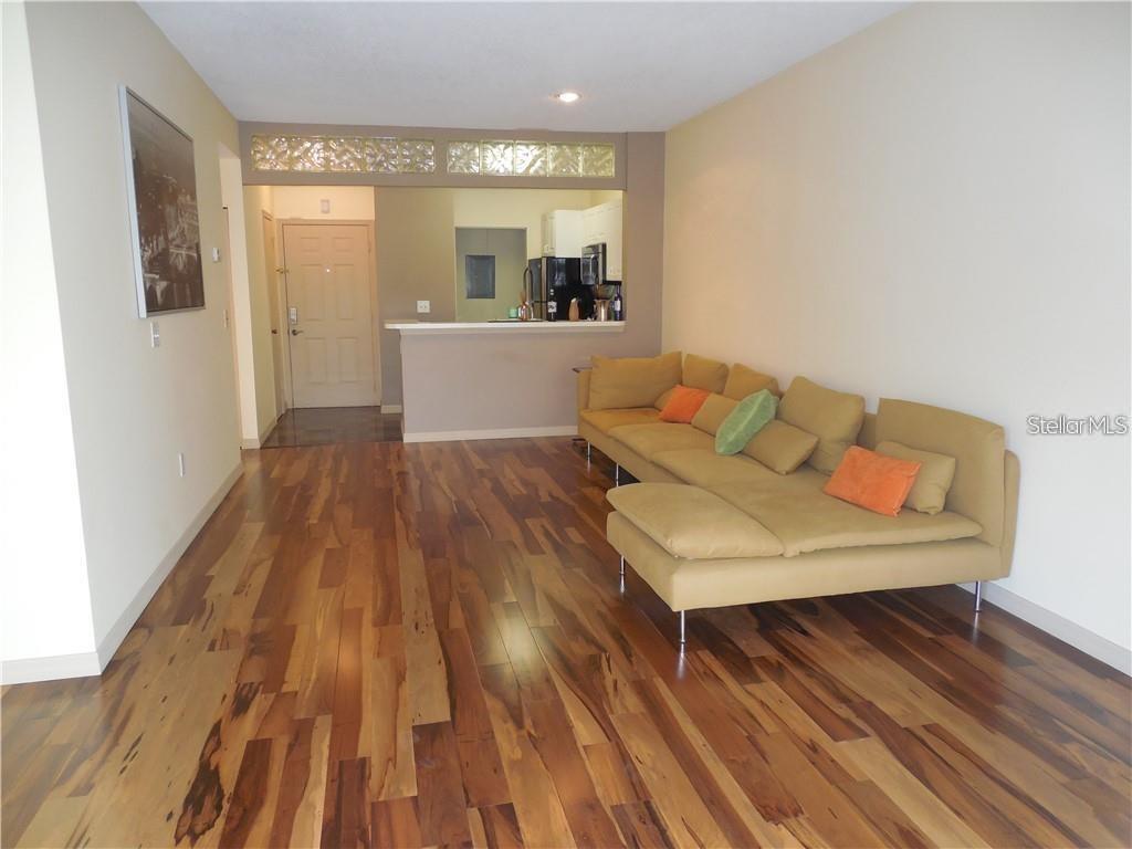 Image 5 of 18 For 4107 Chatham Oak Court 326