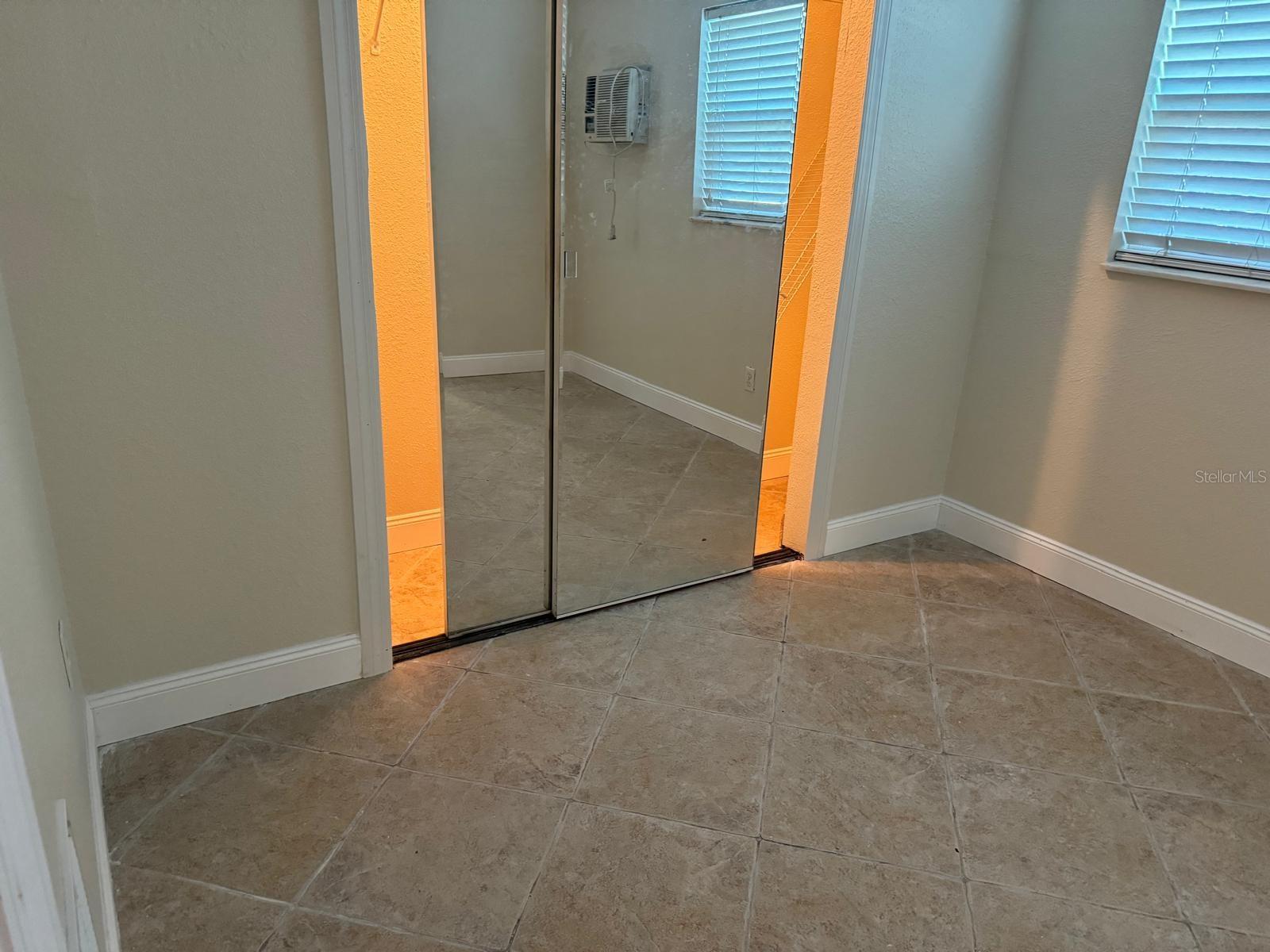 Image 12 of 26 For 5106 Gateway Drive