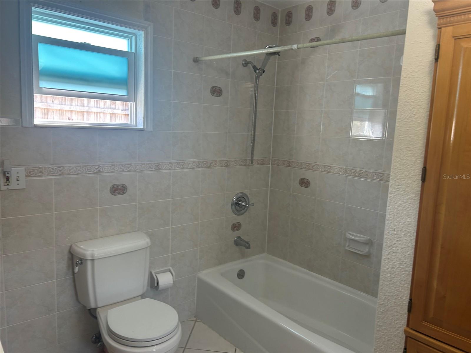 Image 13 of 26 For 5106 Gateway Drive