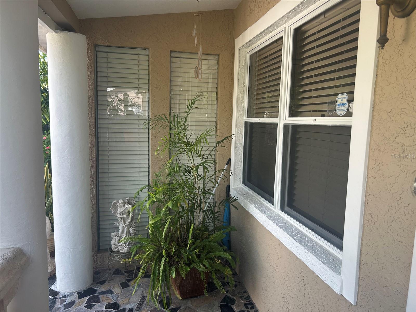 Image 5 of 26 For 5106 Gateway Drive