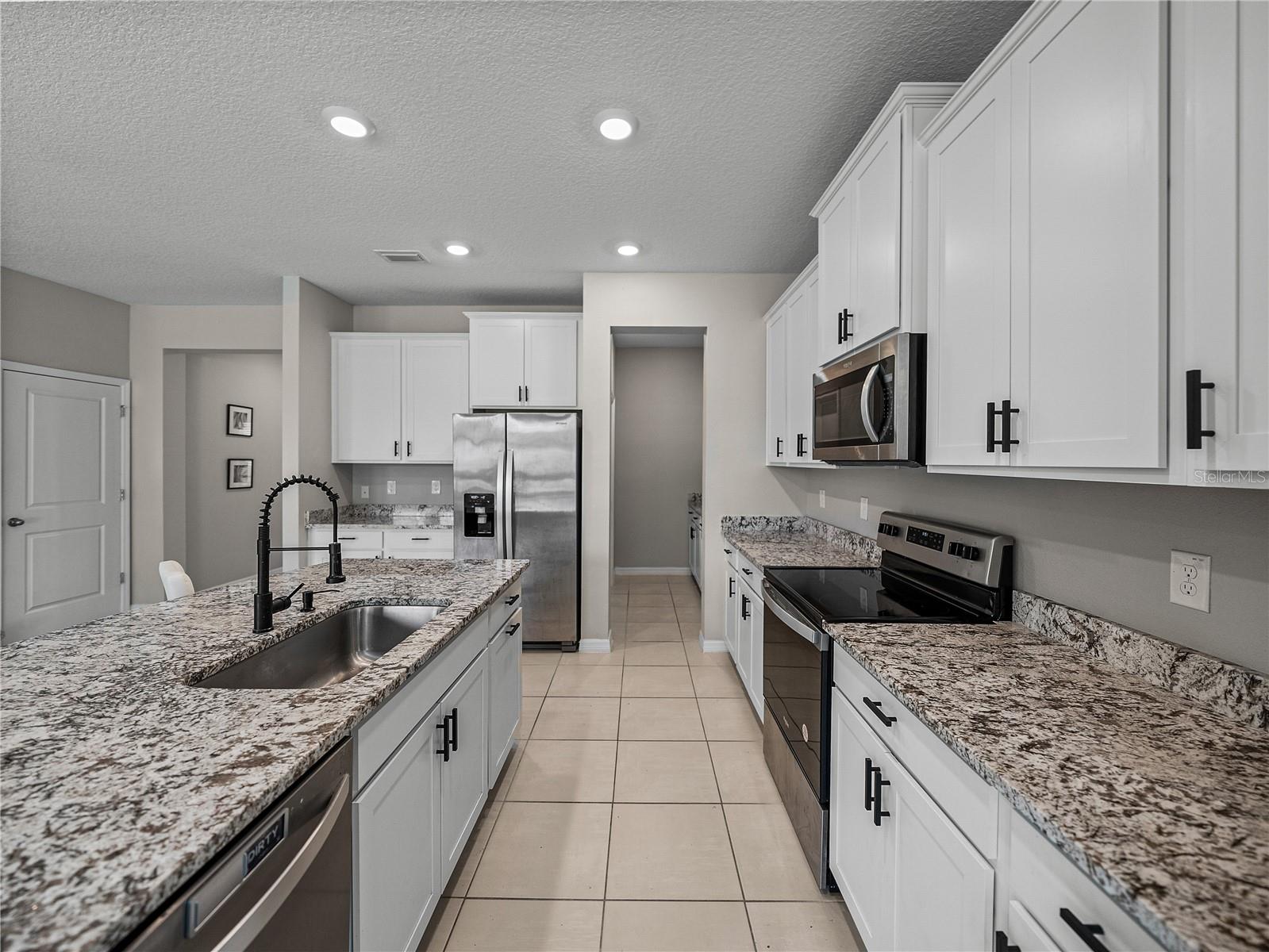 Image 19 of 73 For 13735 Wineberry Drive